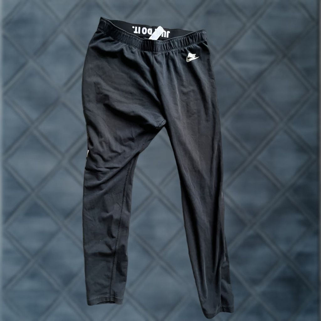 Nike VINTAGE Nike Sportswear Leggings Women's Black/Silver L Adult Regular Nike Leggings 726085 010 Womens Size 36" / US 14 / IT 50 - 1 Thumbnail