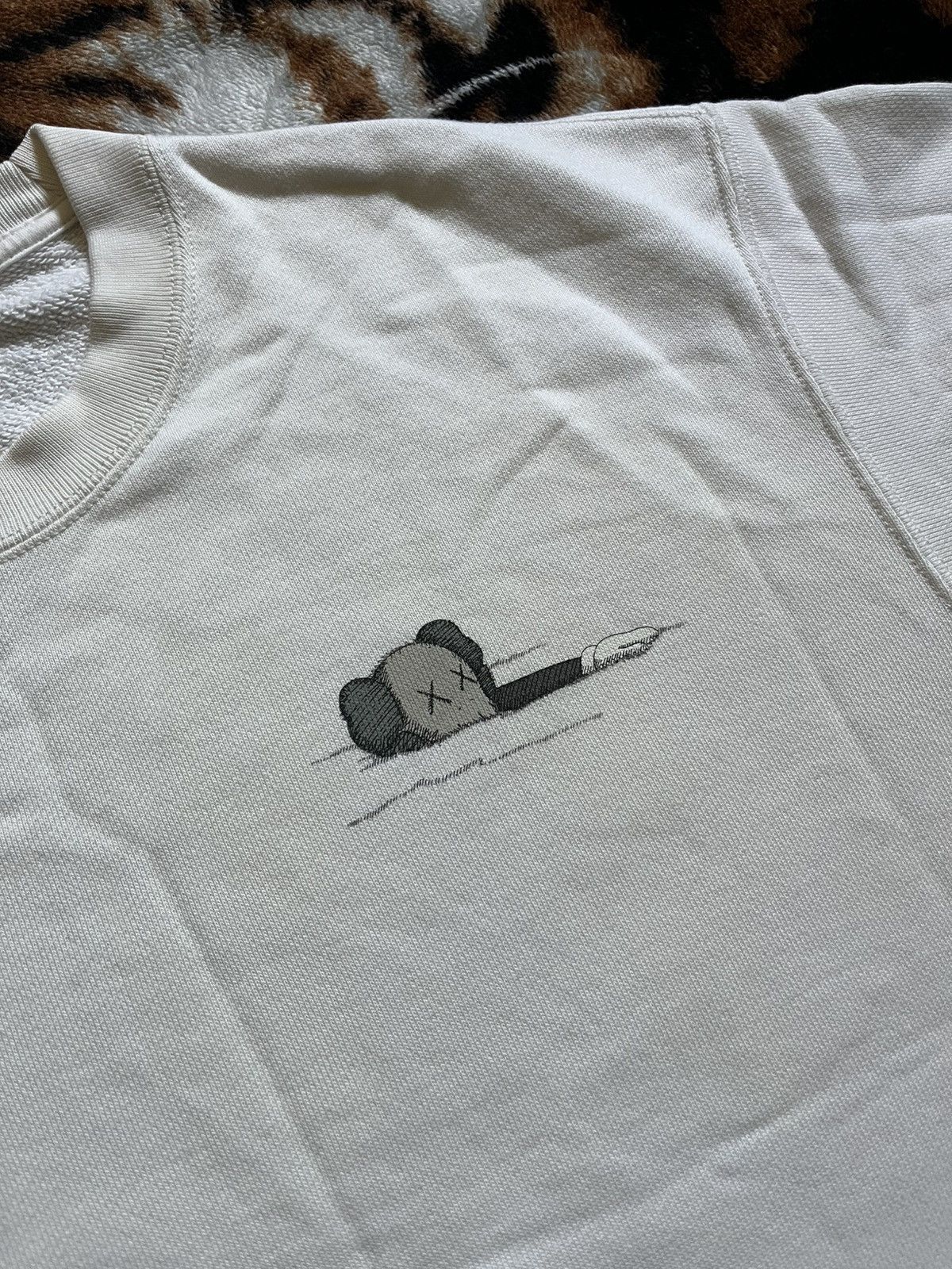 Kaws × Uniqlo Kaws x Uniqlo beige sweatshirt Size US M / EU 48-50 / 2 - 3 Thumbnail