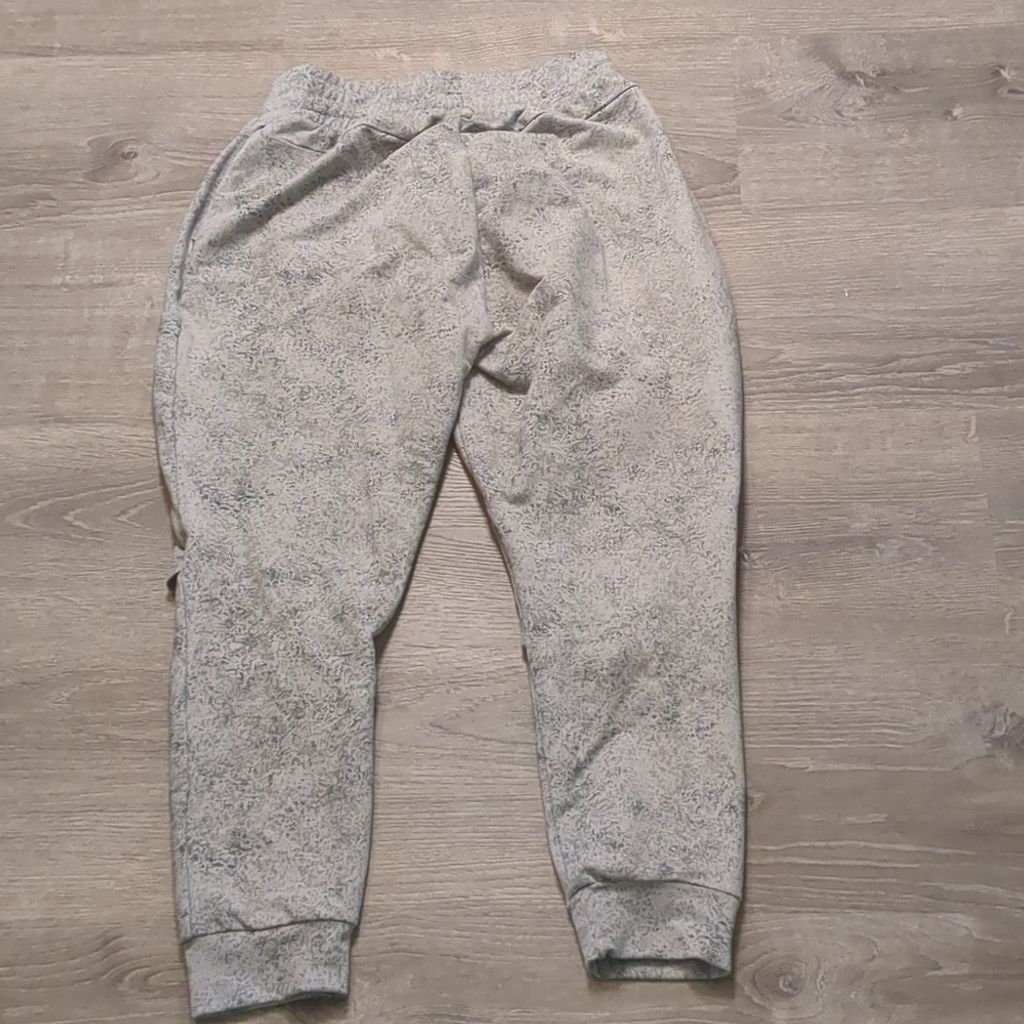 Gymshark Gymshark gray open knee joggers size medium Size 27" / US 4 / IT 40 - 5 Thumbnail