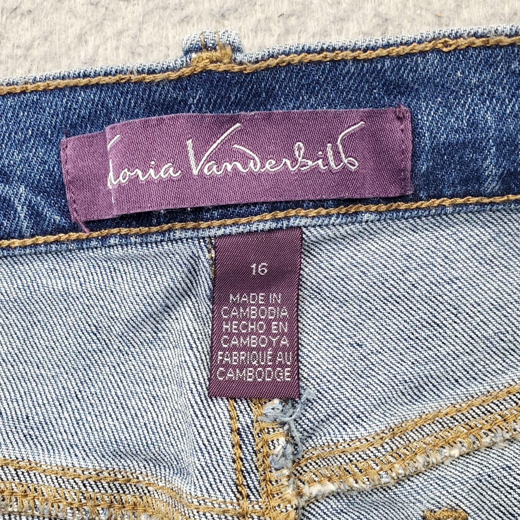 Gloria Vanderbilt Gloria Vanderbilt Jeans Womens 16 Blue Denim Stretch Relaxed Straight Leg Shirt? Size 38" / US 16 / IT 52 - 7 Thumbnail