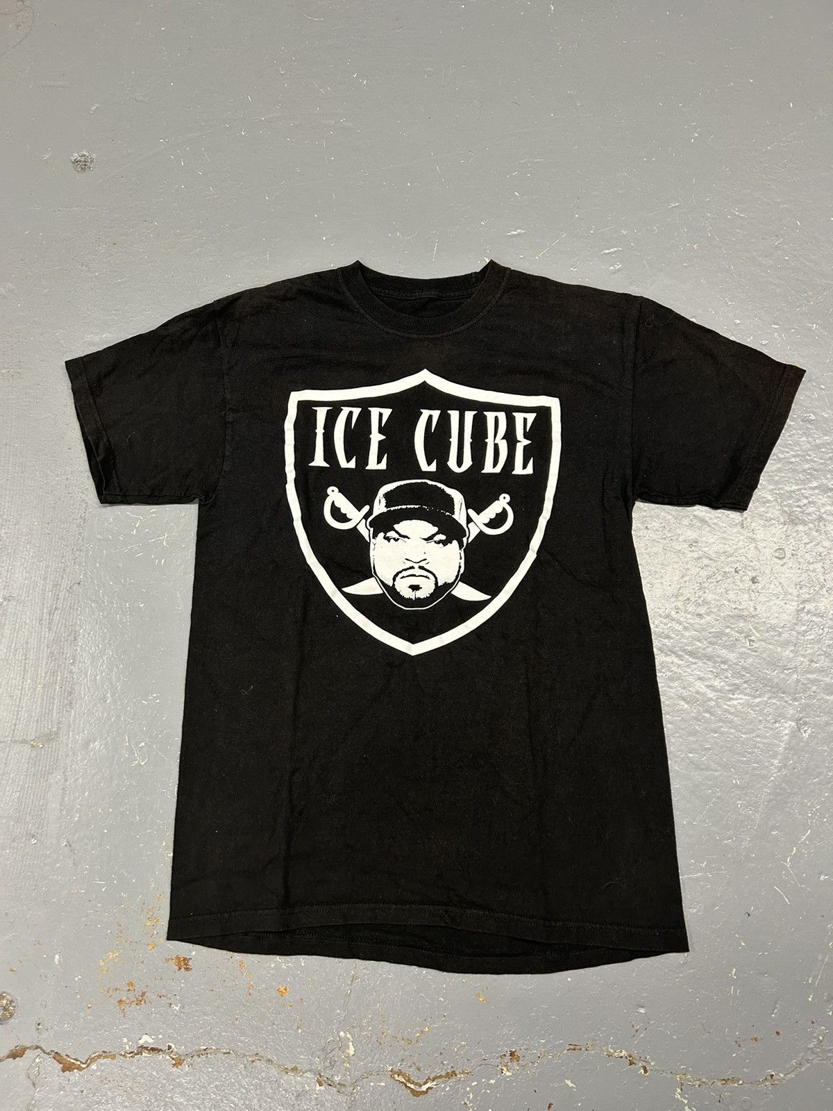 Rap Tees × Vintage Crazy Y2K Essential Black Ice Cube Graphic Rap Tee Shirt Size US M / EU 48-50 / 2 - 1 Thumbnail