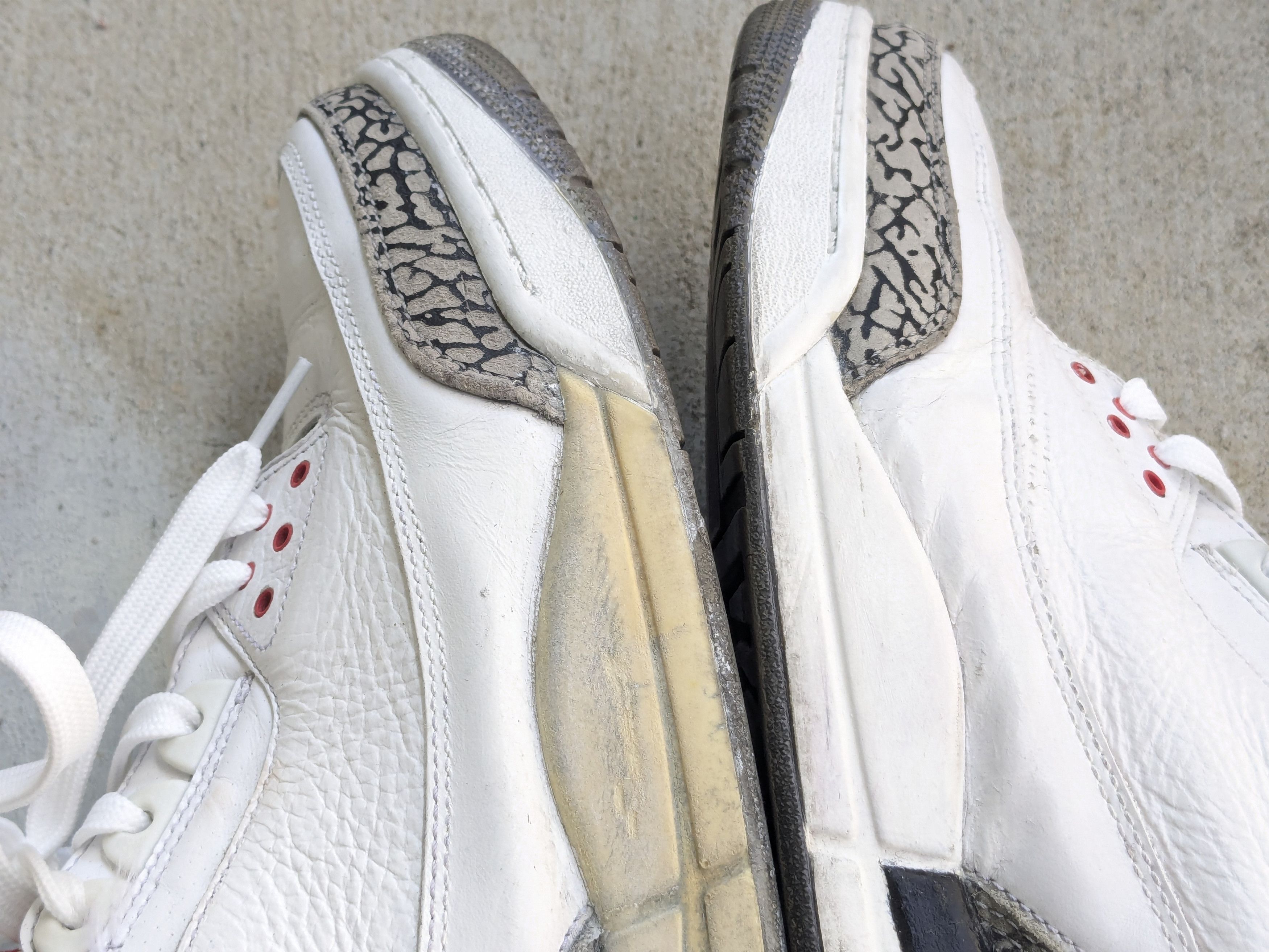 Jordan Brand Nike Air Jordan Retro 3 White Cement 13 2011 136064-105 Size US 13 / EU 46 - 8 Thumbnail