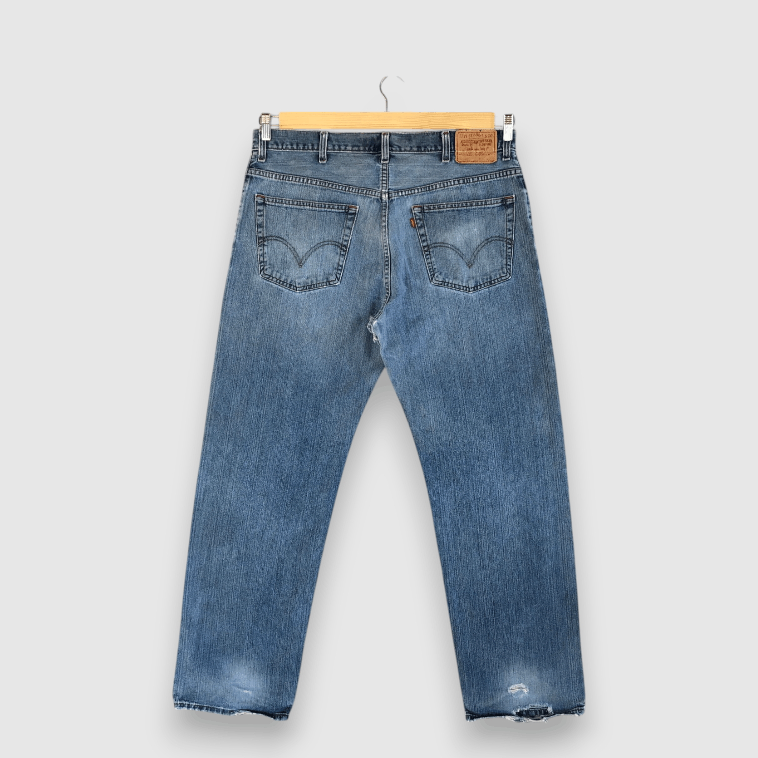 Levi's Vintage Levis Distressed Jeans Levi's Faded Light Wash Denim Size US 38 / EU 54 - 2 Thumbnail