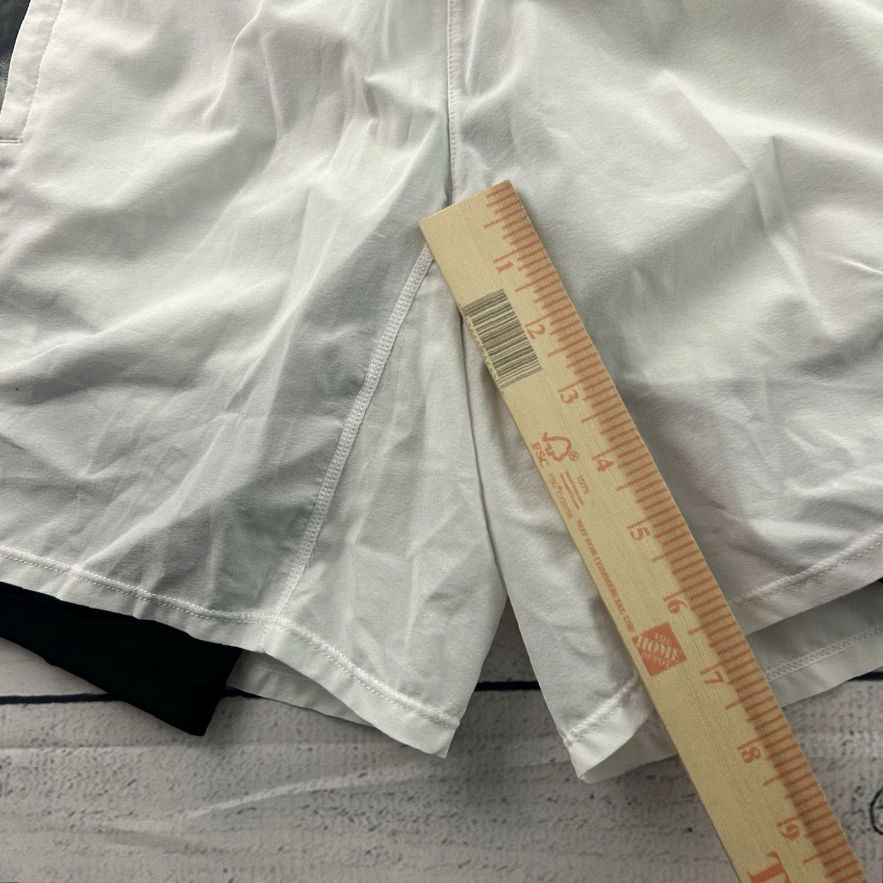 Vintage Four Laps Athletic Shorts Mens Small White Lined Short White Four Laps Athletic Shorts Mens S White Lined Size US 29 - 4 Thumbnail