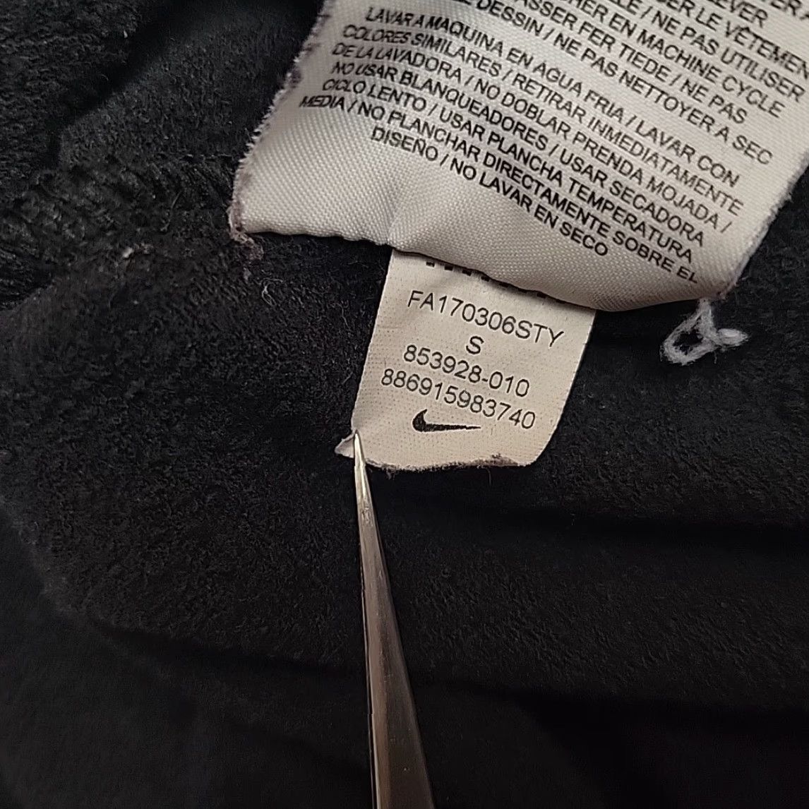 Nike VINTAGE Nike Hoodie Womens Small Black Funnel Hood Embroidered Logo Casual Sweatshirt Size S / US 4 / IT 40 - 6 Thumbnail