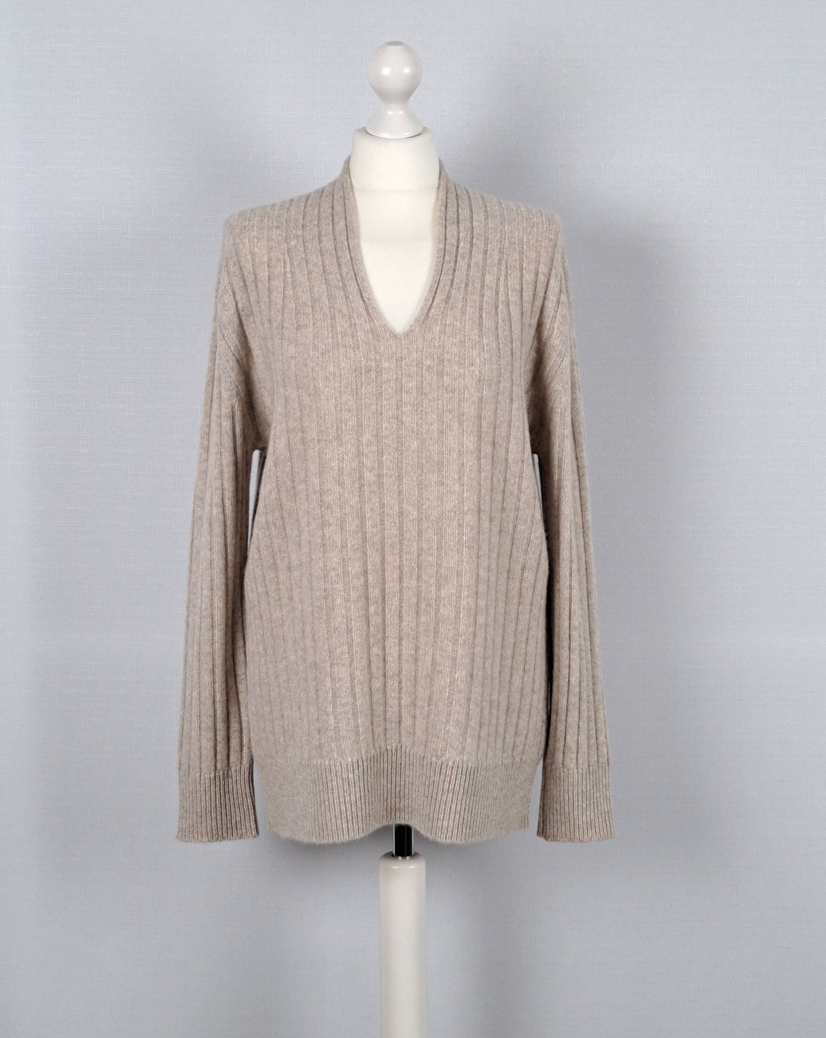 White + Warren WHITE + WARREN cashmere ribbed V-neck sweater. Size L Size L / US 10 / IT 46 - 1 Thumbnail