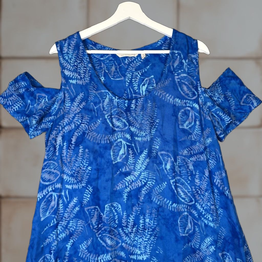 Soft Surroundings Soft Surroundings Dress Womens Medium Blue Batik Floral Cold Shoulder Knee Length A-Line Shirt? Size M / US 6-8 / IT 42-44 - 1 Thumbnail