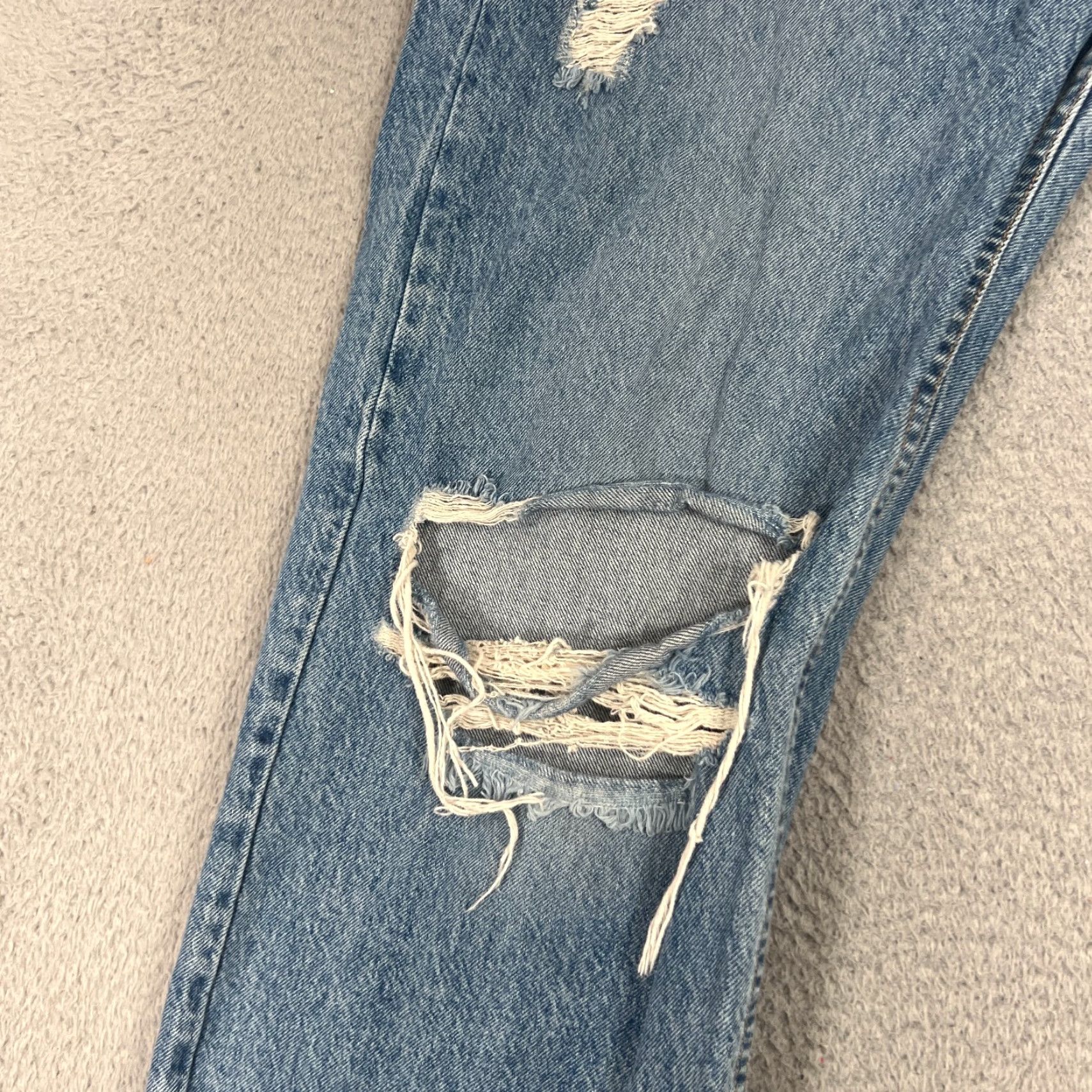 Levi's VINTAGE Levi's Jeans Mens 36x34 Light Blue Straight Distressed Cotton 569 Denim Pants Size US 36 / EU 52 - 2 Thumbnail