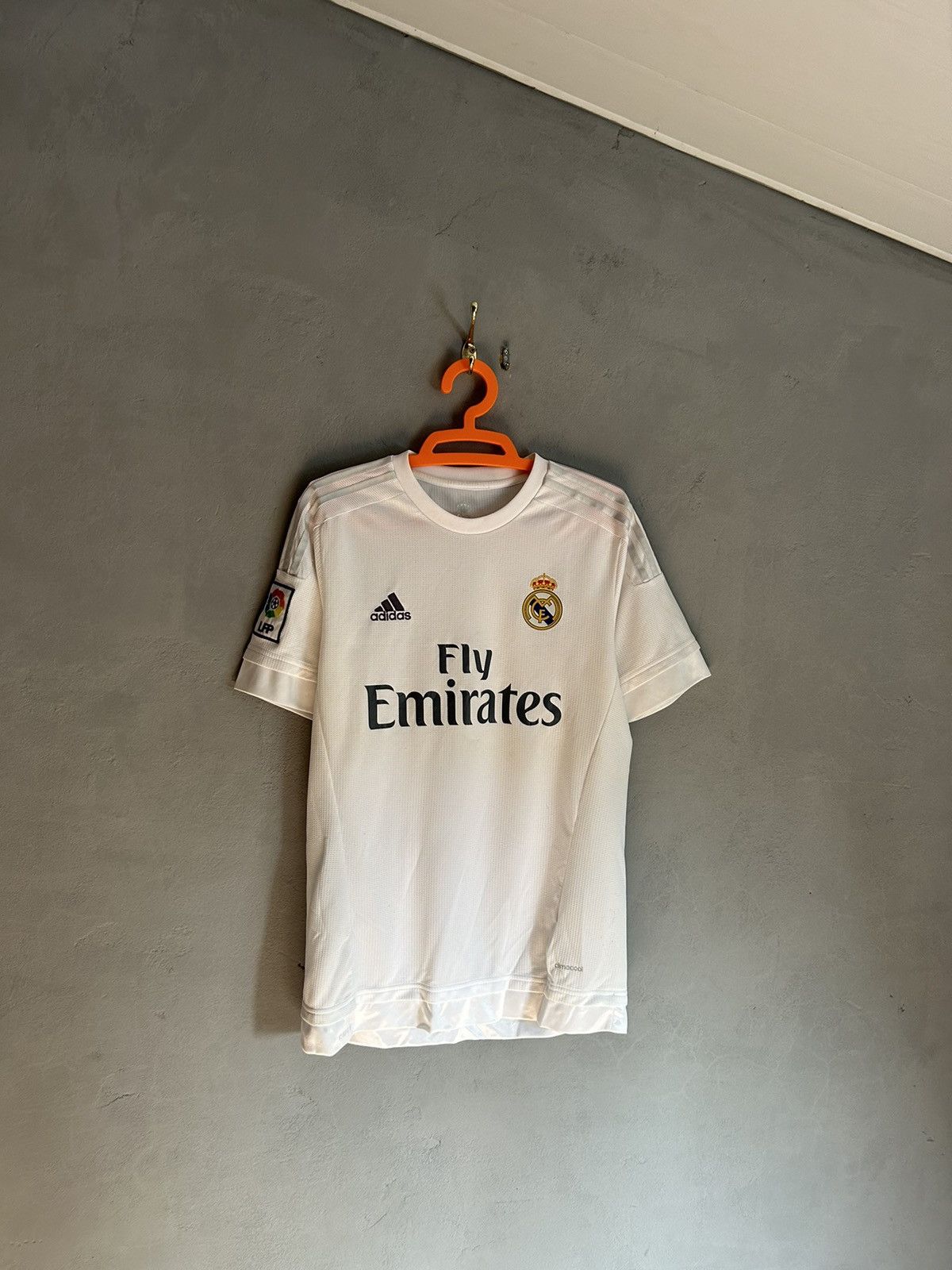 Adidas REAL MADRID 2015 2016 HOME SOCCER JERSEY ADIDAS Size US M / EU 48-50 / 2 - 1 Thumbnail