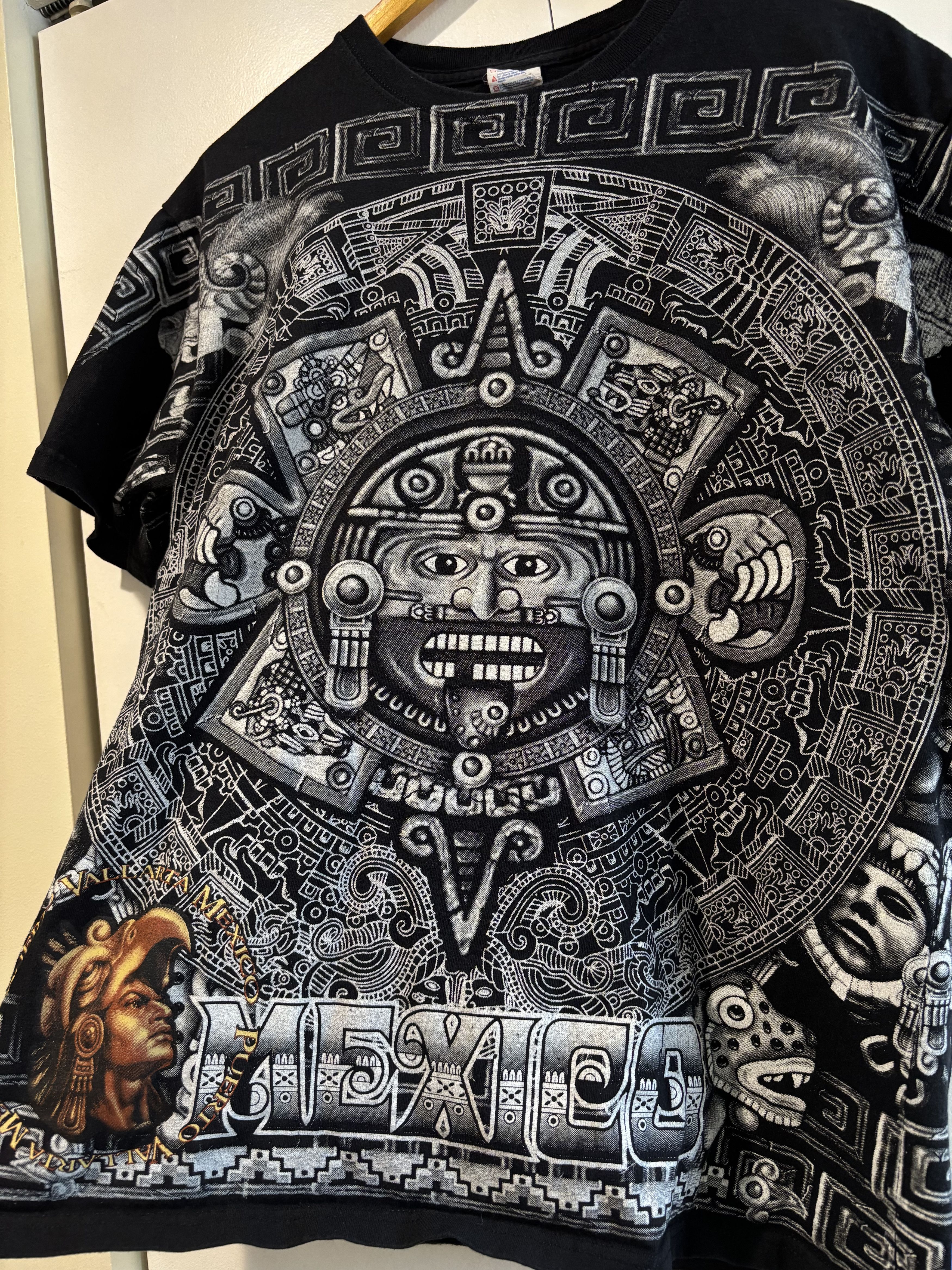 Vintage Vintage Aztec AOP Shirt Size US L / EU 52-54 / 3 - 1 Thumbnail