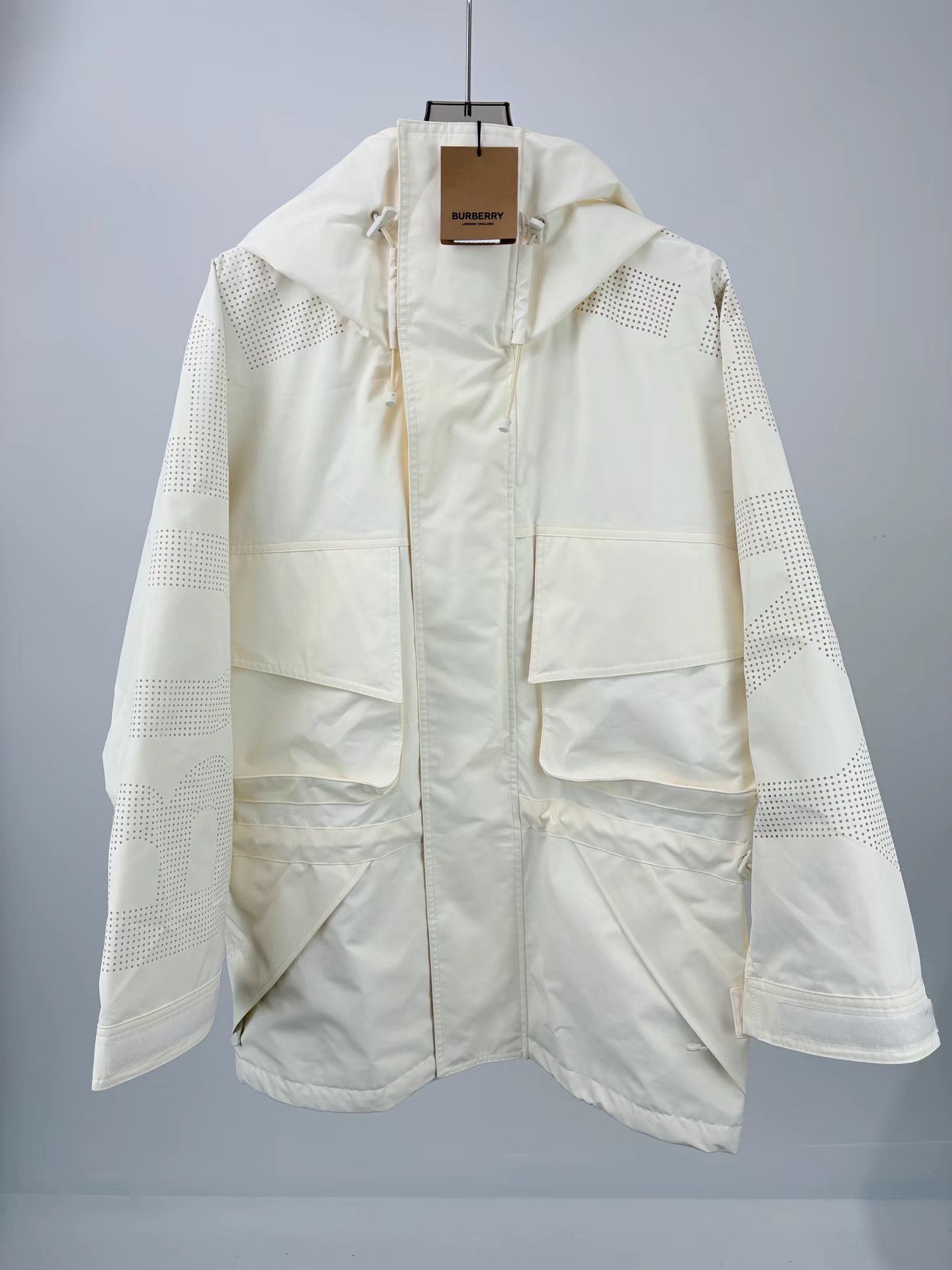 Burberry BURBERRY Large Logo Sleeve Windbreaker Jacket Size US S / EU 44-46 / 1 - 1 Thumbnail