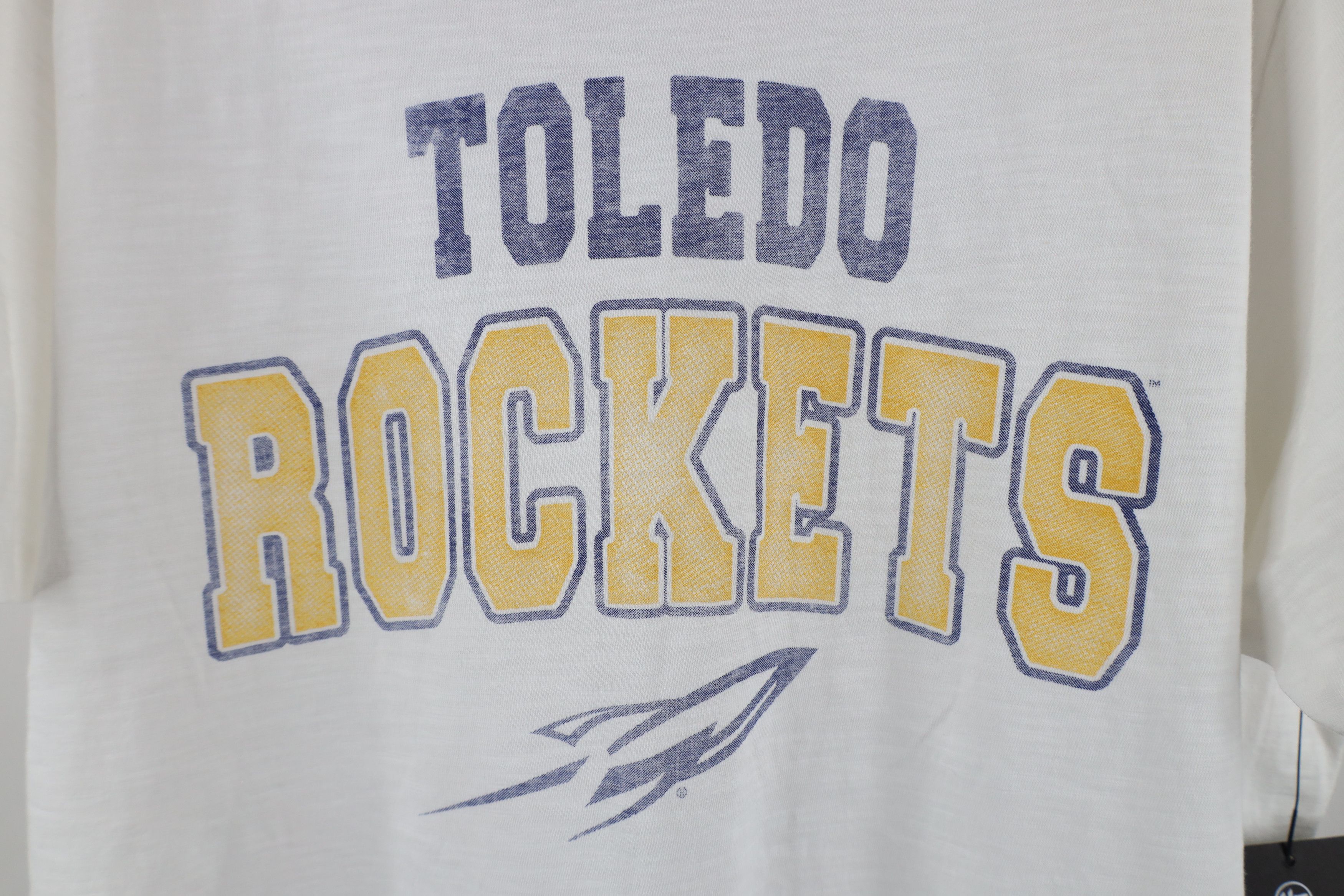 Vintage New Spell Out University of Toledo Jersey Knit T-Shirt White Size US L / EU 52-54 / 3 - 4 Thumbnail