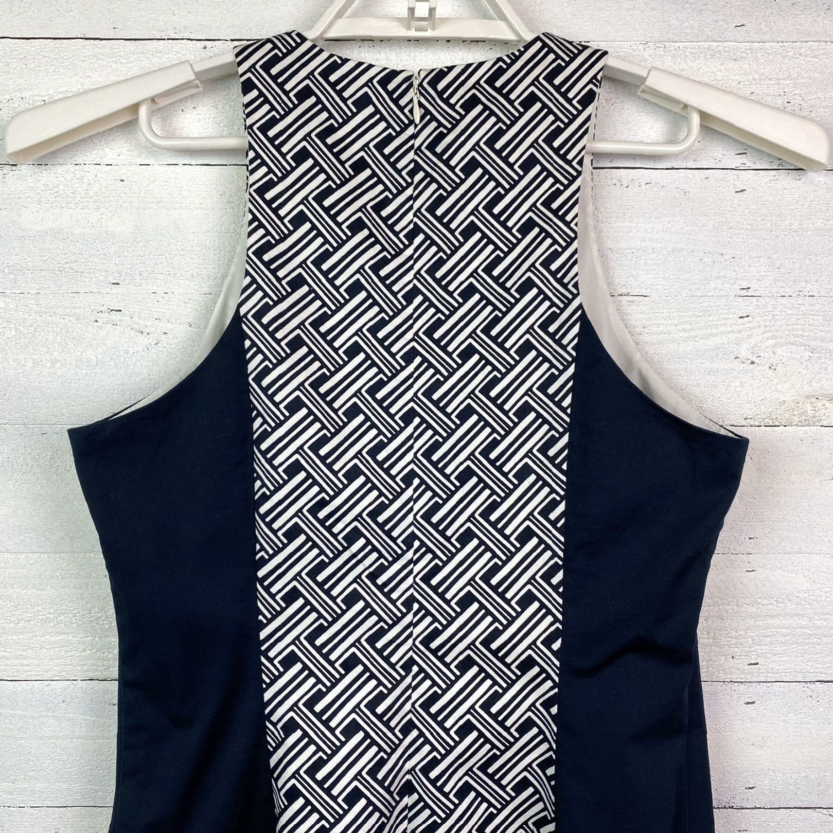 Banana Republic VINTAGE? No, Banana Republic Sheath Dress Blue White Sleeveless Back Zip Lined Career Dress 8 Women Knee Length Geometric Print Blue Womens Dress Size M / US 6-8 / IT 42-44 - 6 Thumbnail