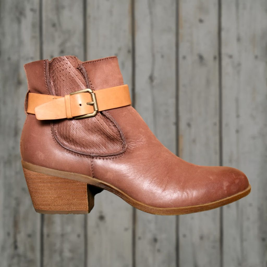Vintage VINTAGE COMFORTIVA Karen Brown Leather Side Zip Buckle Strap Ankle Boots 9.5 M Women Bootie Size US 10 / IT 40 - 1 Thumbnail