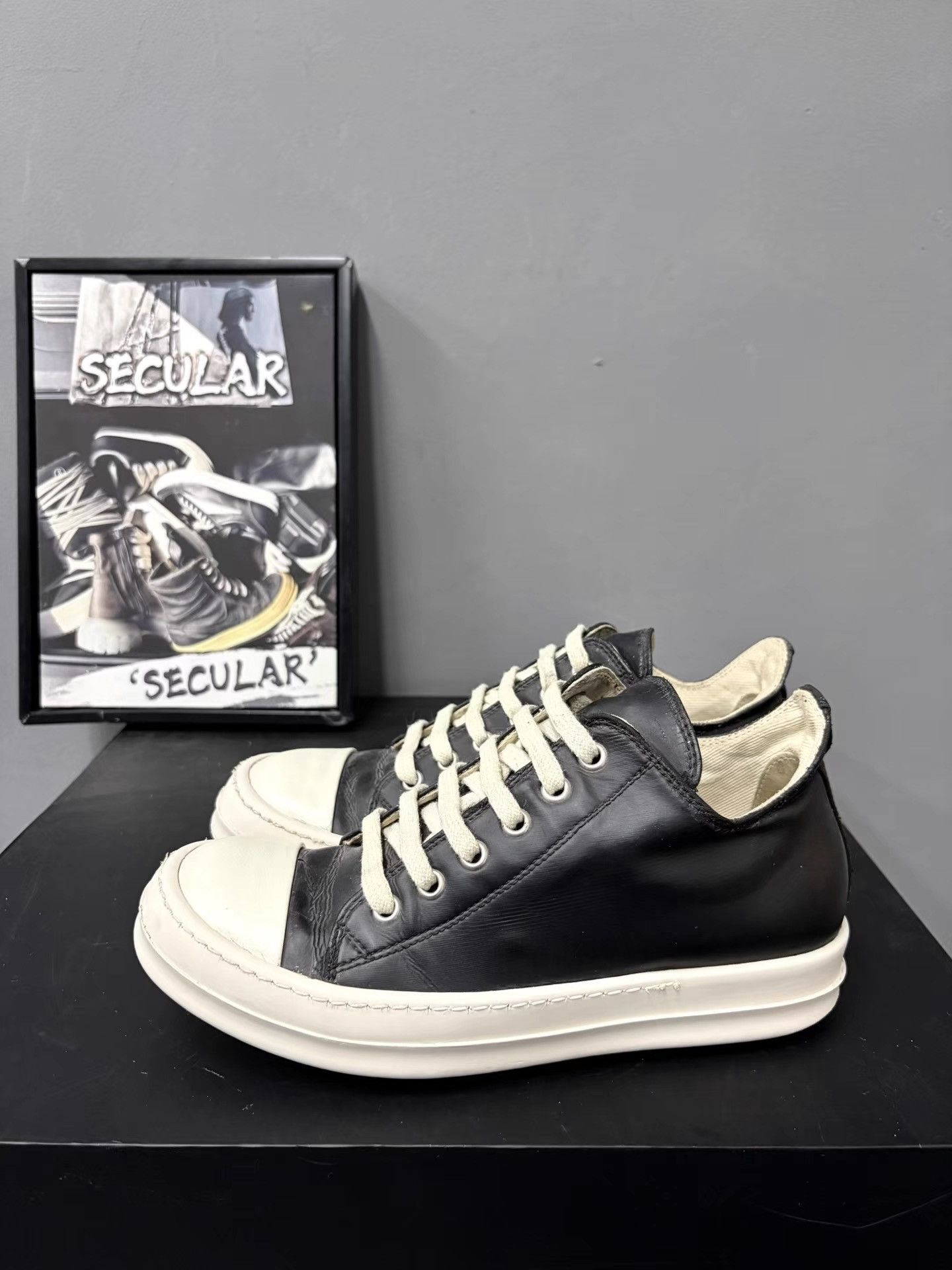Rick Owens Rick Owens Drkshdw Black and White Low-Top Sneakers K34 Size US 6 / IT 36 - 2 Thumbnail
