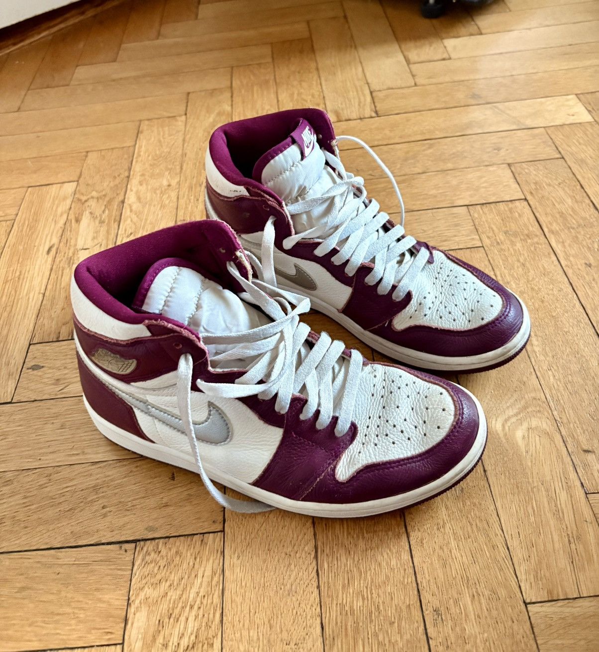 Jordan Brand Jordan 1 High Bordeaux Burgundy Size US 8.5 / EU 41-42 - 1 Thumbnail