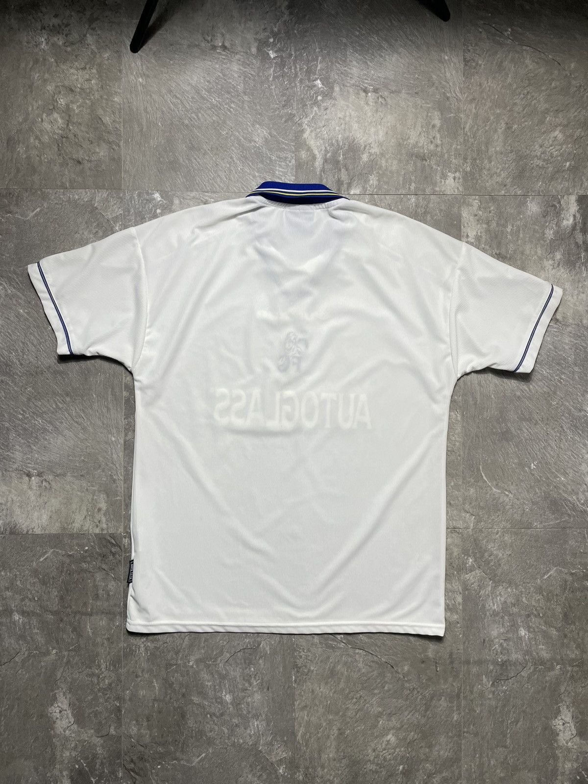 Umbro vintage umbro chelsea vintage 1998 2000 soccer jersea shirt Size US L / EU 52-54 / 3 - 7 Thumbnail
