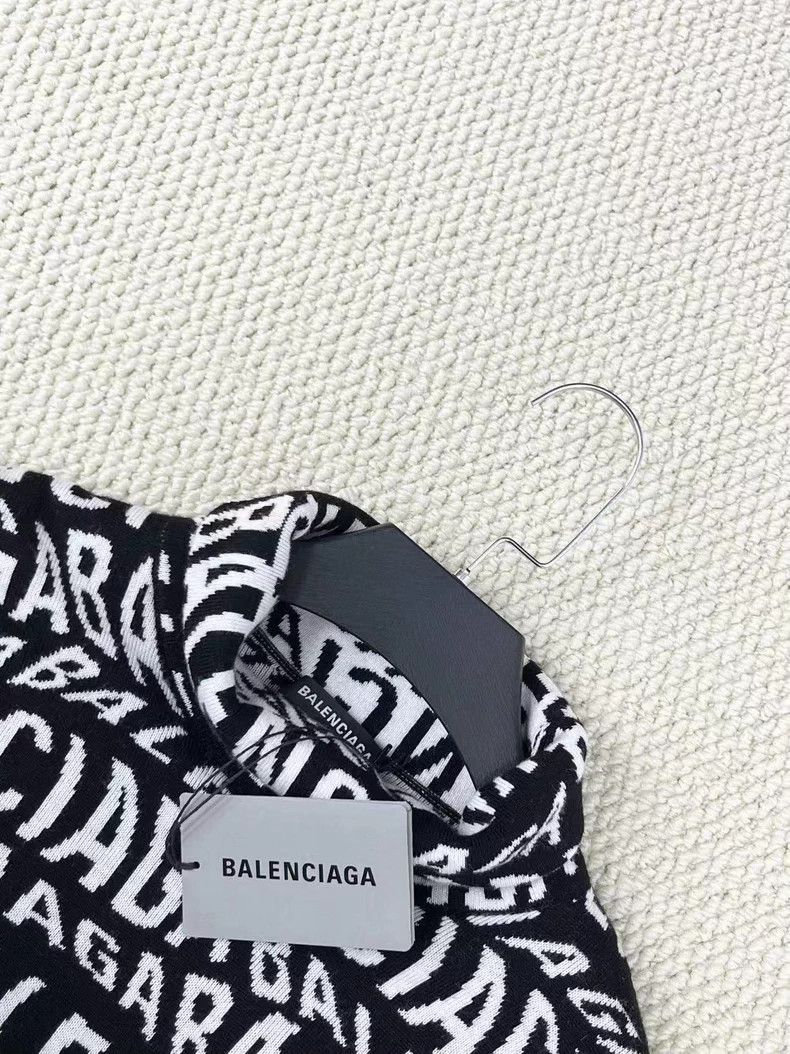 Balenciaga Balenciaga Black and white letter logo barrage full printe Size US L / EU 52-54 / 3 - 3 Thumbnail