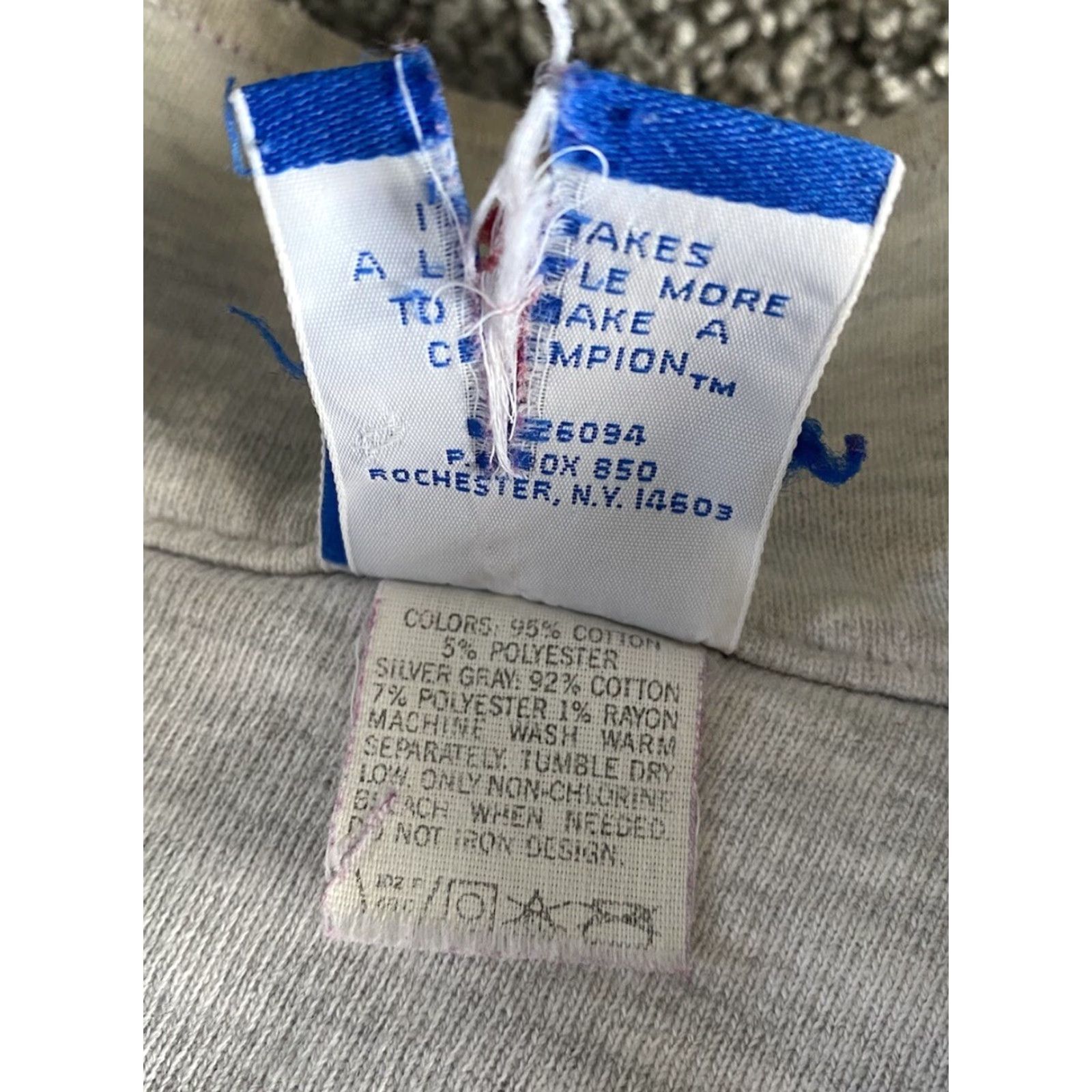 Champion VINTAGE Champion Sweatshirt 1/4 Zip Womens XL Purple Long Sleeve USA 90s Classic Logo Sports Size XL / US 12-14 / IT 48-50 - 4 Thumbnail