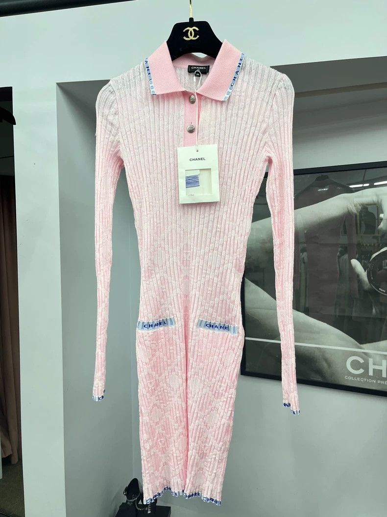 Chanel Chanel 24S pink knitted dress Size XXS / US 00 / IT 34 - 1 Thumbnail