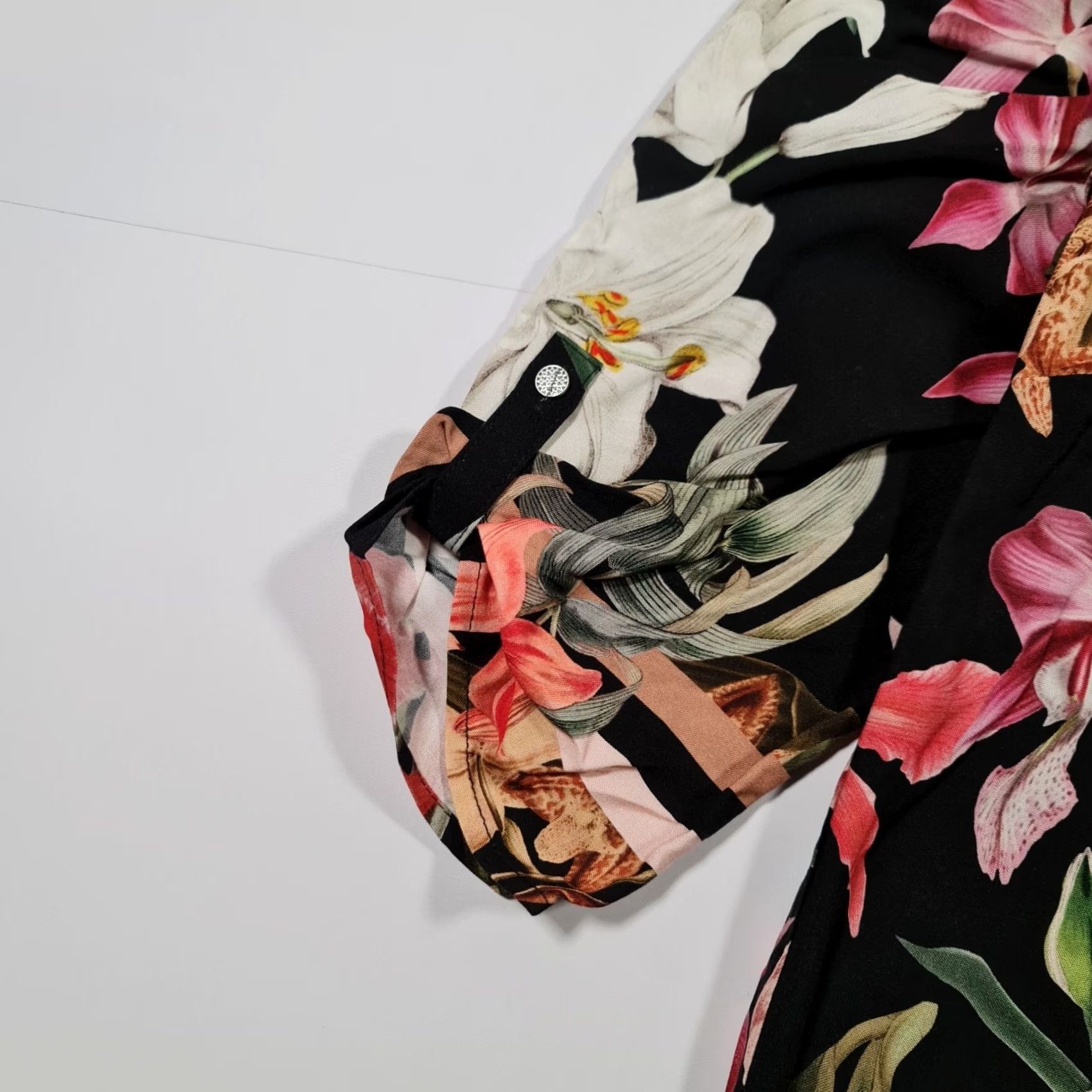 CO Betty & Co Blouse Black 12 UK Floral 3/4 Sleeve V-Neck Logo Womens Blouse Size XL / US 12-14 / IT 48-50 - 4 Thumbnail