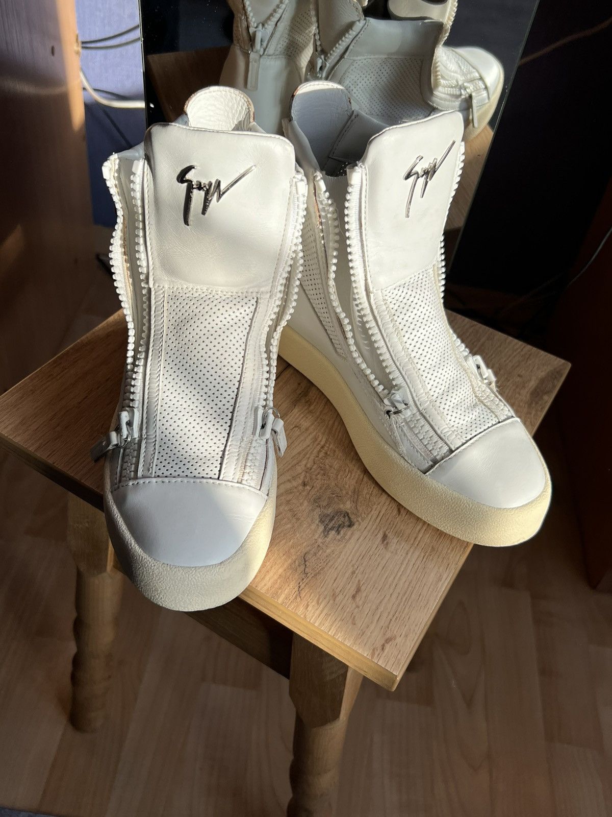 Giuseppe Zanotti Giuseppe Zanotti white hi top sneakers Size US 5.5 / EU 38 - 3 Thumbnail