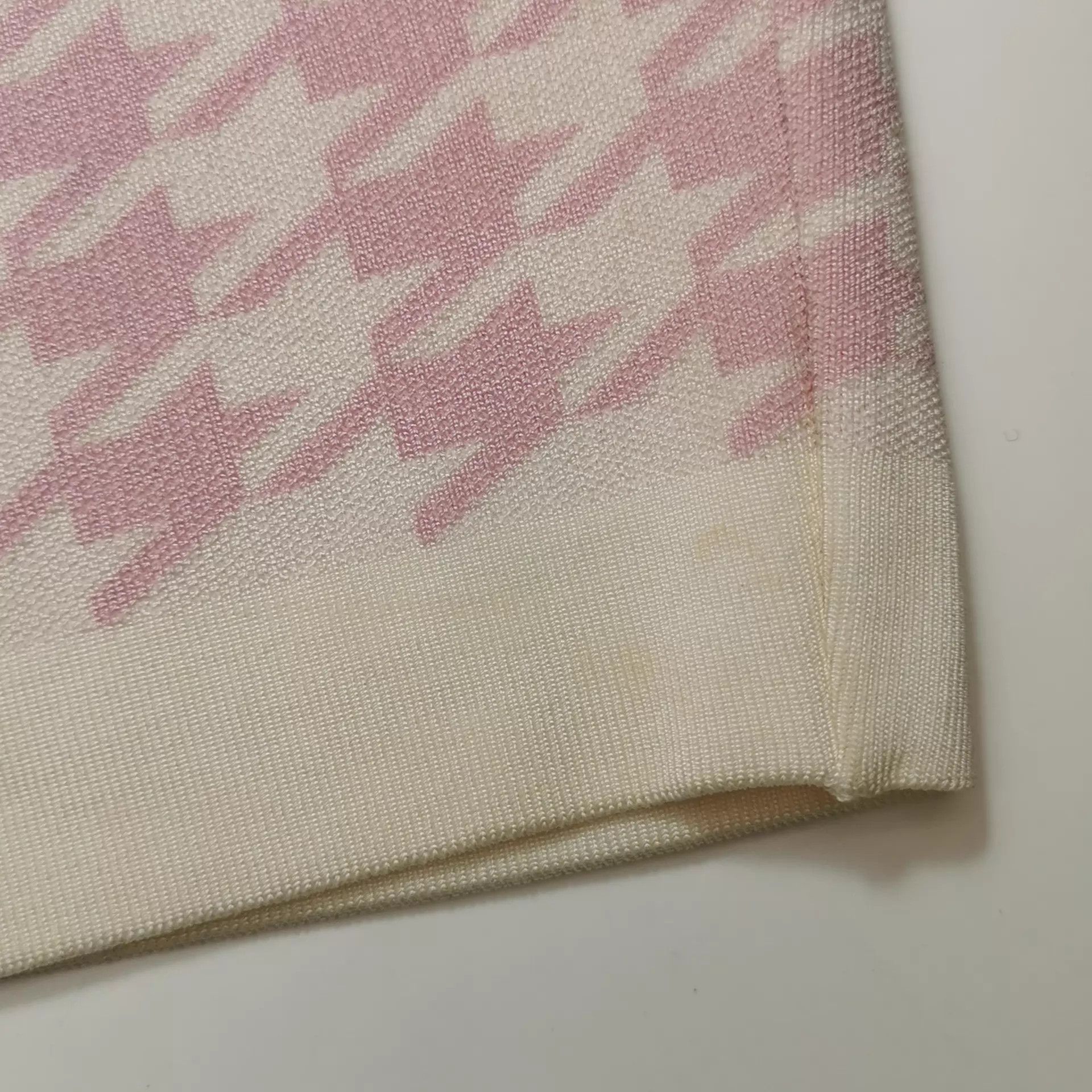 Balmain Balmain 36 Pink & White Houndstooth Gold Button Skirt Size 25" / US 0 / IT 36 - 6 Thumbnail