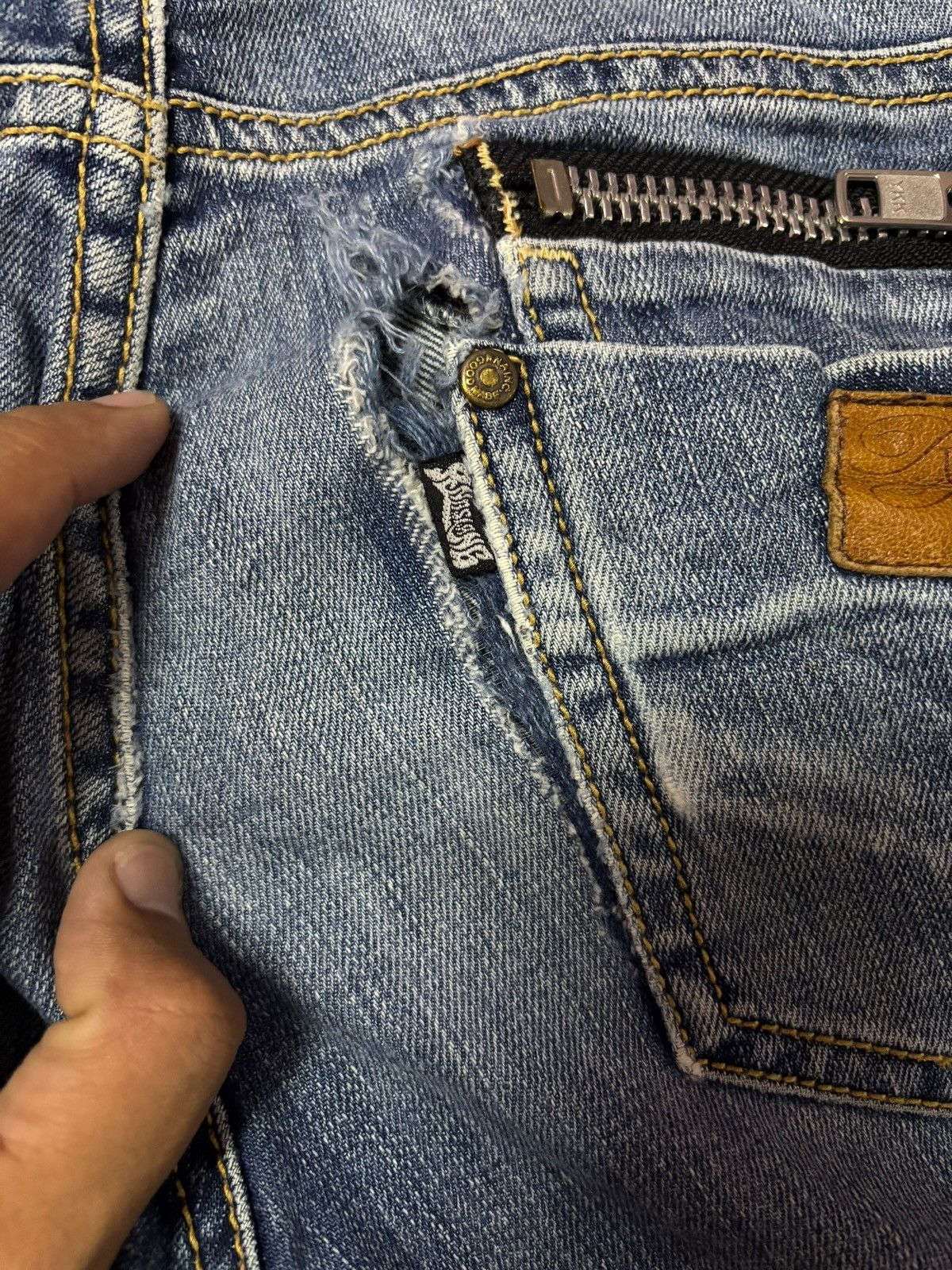 Japanese Brand Vtg RNA Inc Japan Bondage Distressed Jeans Size 30" / US 8 / IT 44 - 9 Thumbnail