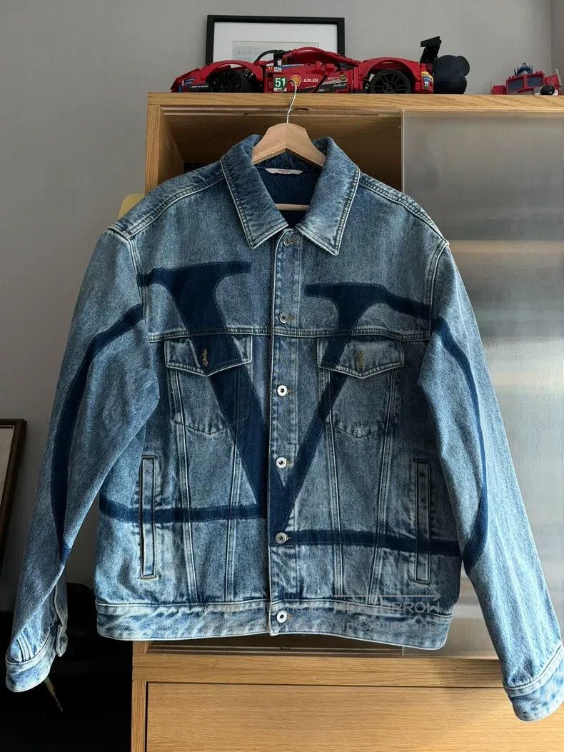 Valentino Valentino Big Vlogo washed denim jacket Size M / US 6-8 / IT 42-44 - 1 Thumbnail