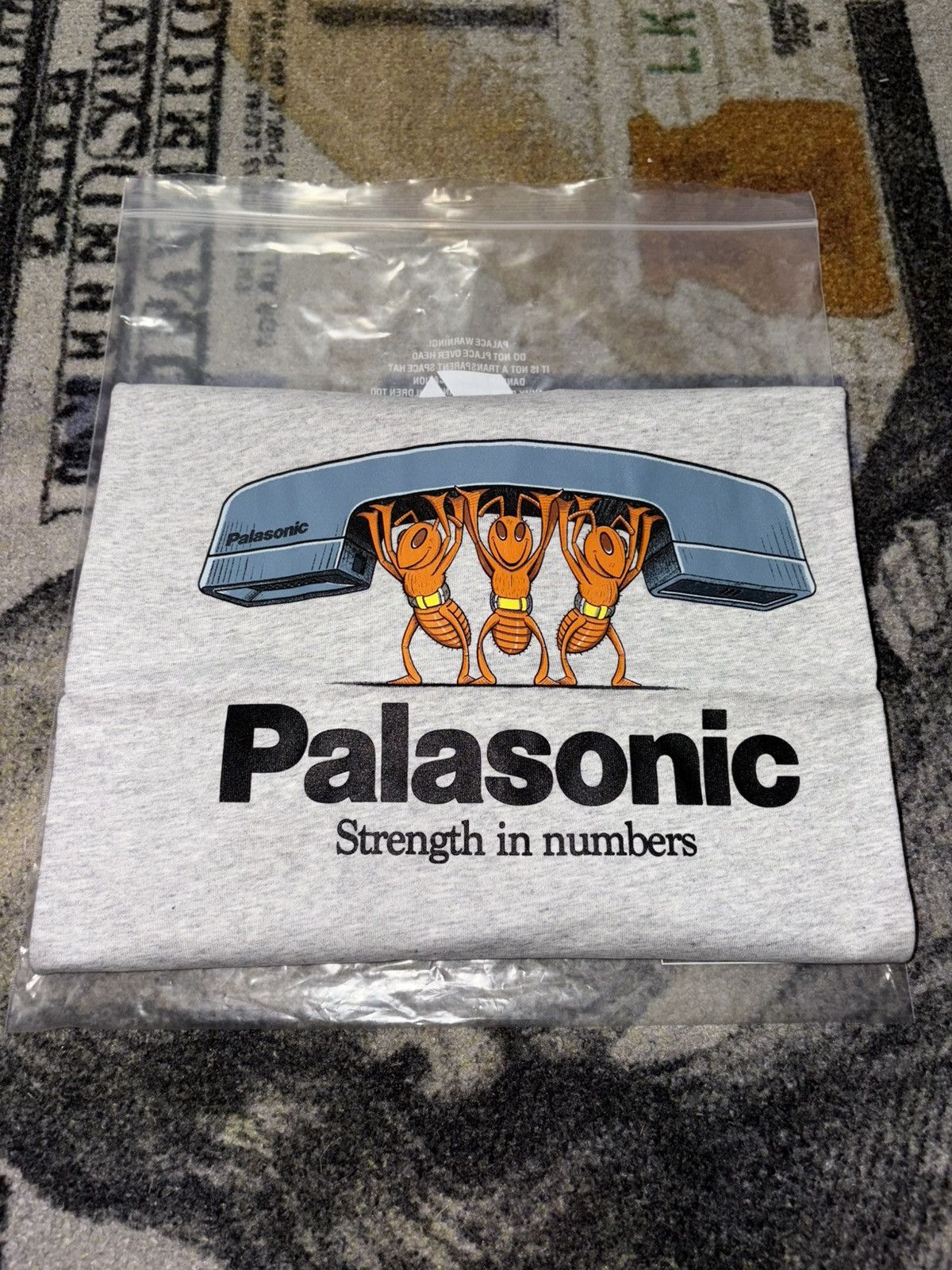 Palace Palace Bellman T-Shirt Grey Size US L / EU 52-54 / 3 - 1 Thumbnail