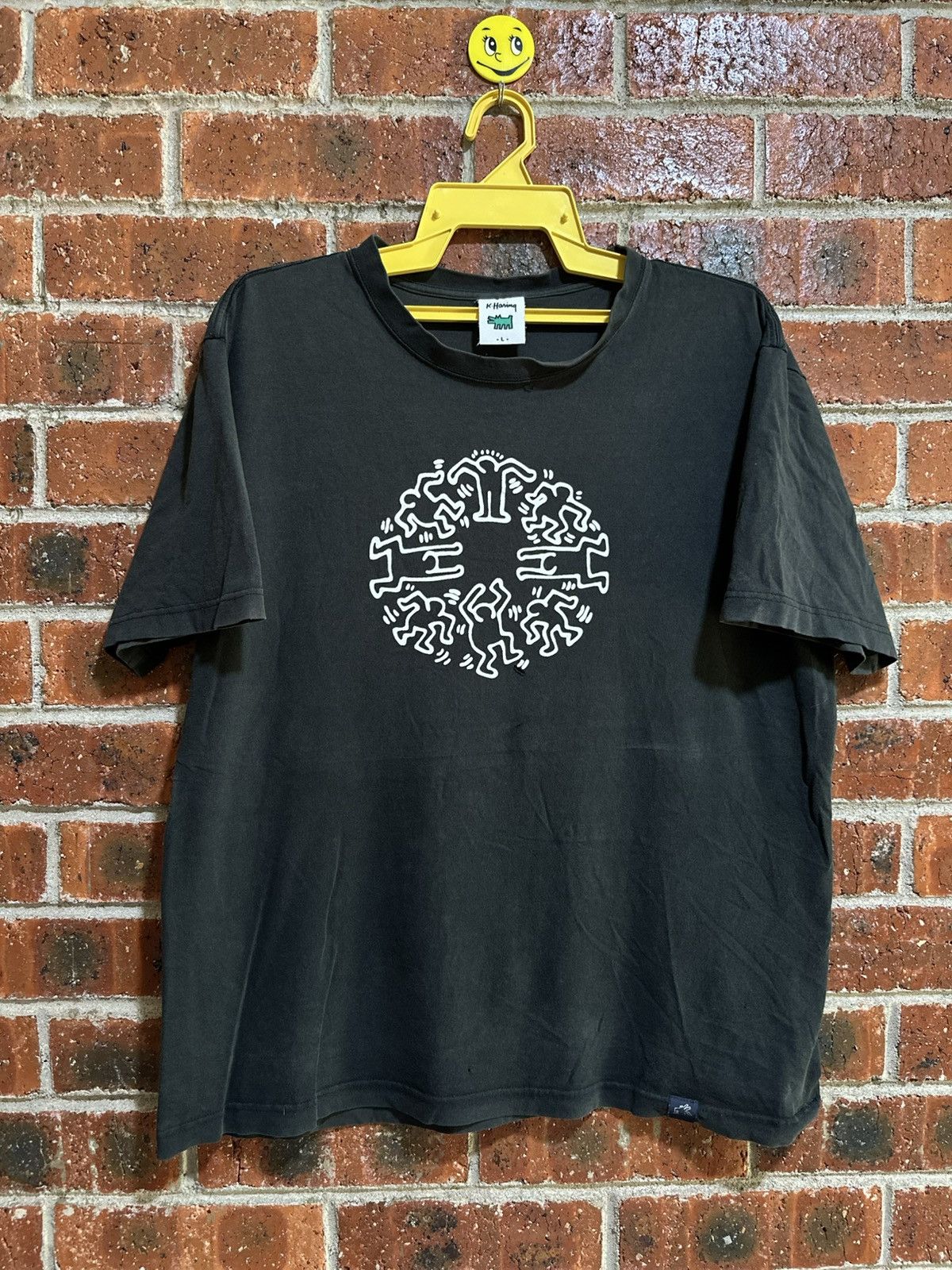 Keith Haring Thrashed Vintage Keith Haring Sun Faded Tee Size US L / EU 52-54 / 3 - 1 Thumbnail