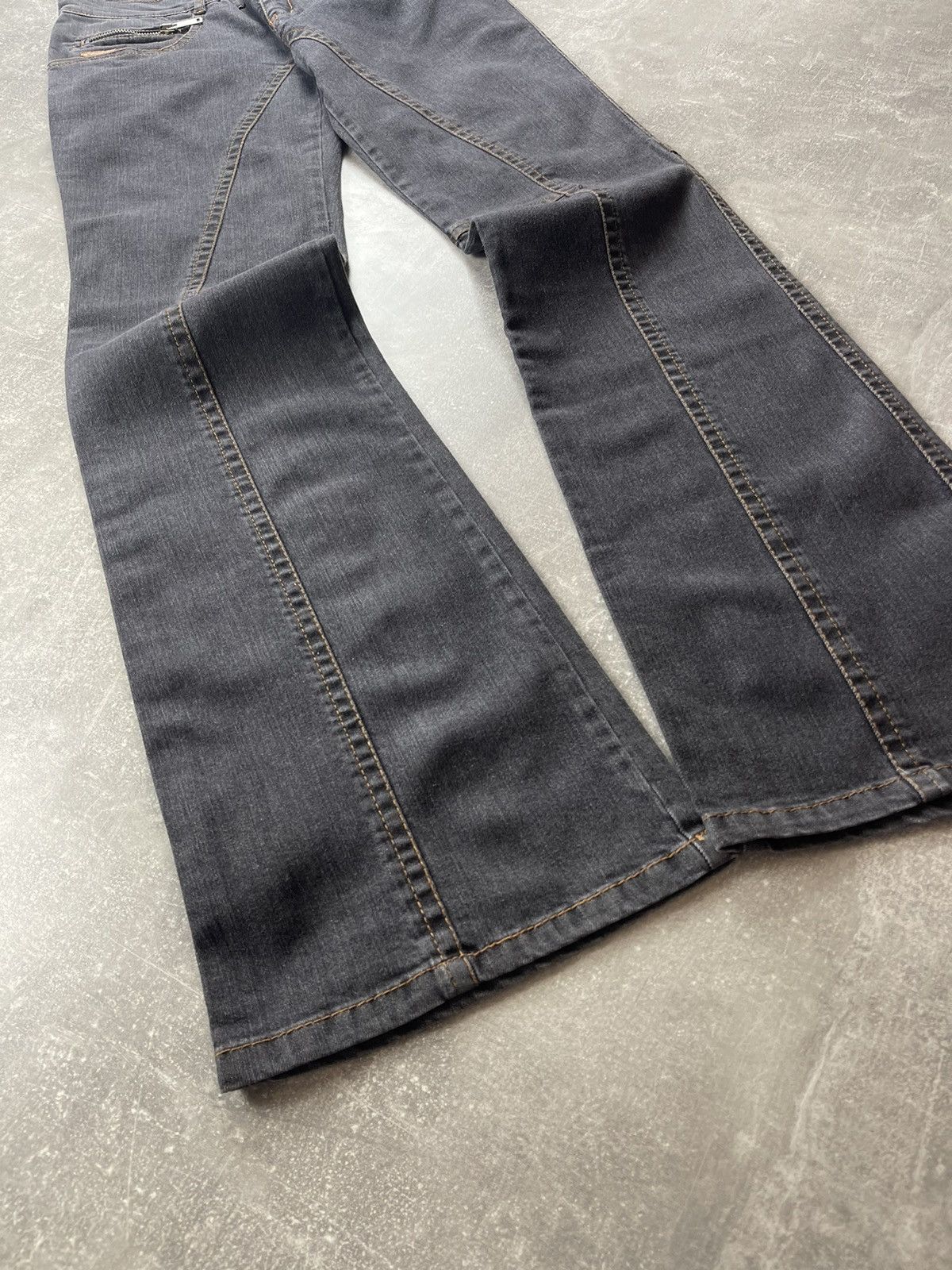 Moschino × Vintage Moschino Vintage 00s Gray Flared Denim Jeans Size 32" / US 10 / IT 46 - 8 Thumbnail