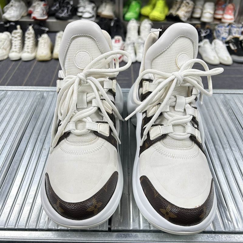 Louis Vuitton Louis Vuitton Casual Low-Top Sneakers in White and Brown -2 Size US 8.5 / EU 41-42 - 2 Thumbnail