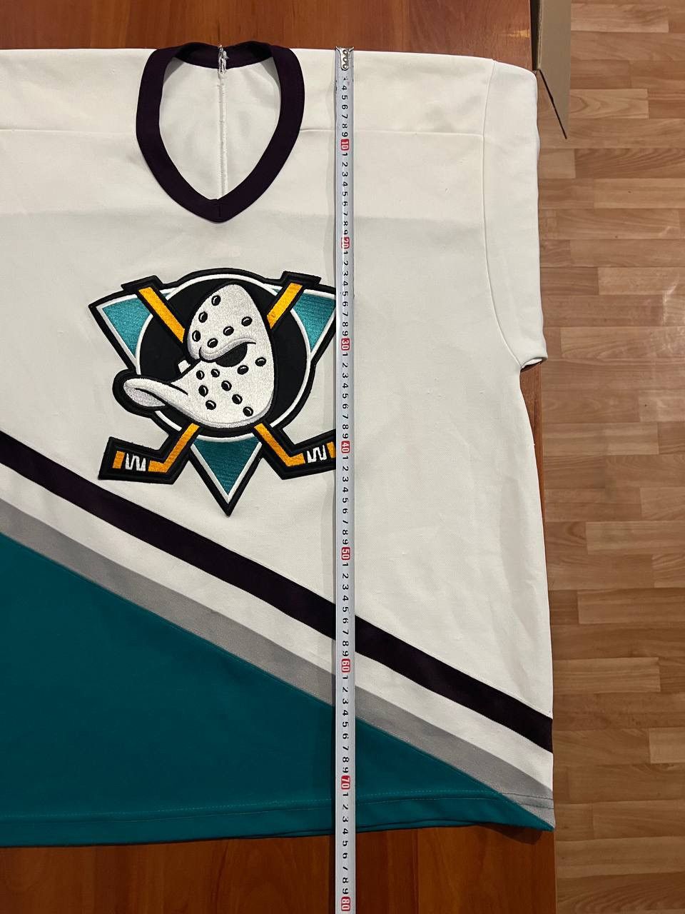 NHL 1993 ANAHEIM MIGHTY DUCKS SIGNED AUTOGRAPHED JERSEY CCM SZ l Size US L / EU 52-54 / 3 - 21 Thumbnail