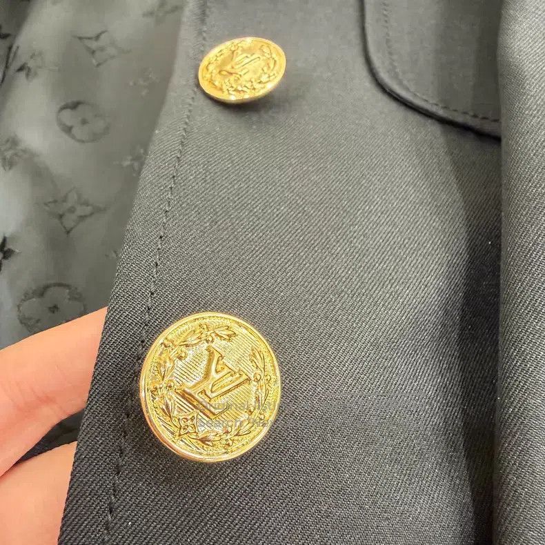 Louis Vuitton Louis Vuitton Black chain logo blazer jacket Size US XXS / EU 40 - 7 Thumbnail