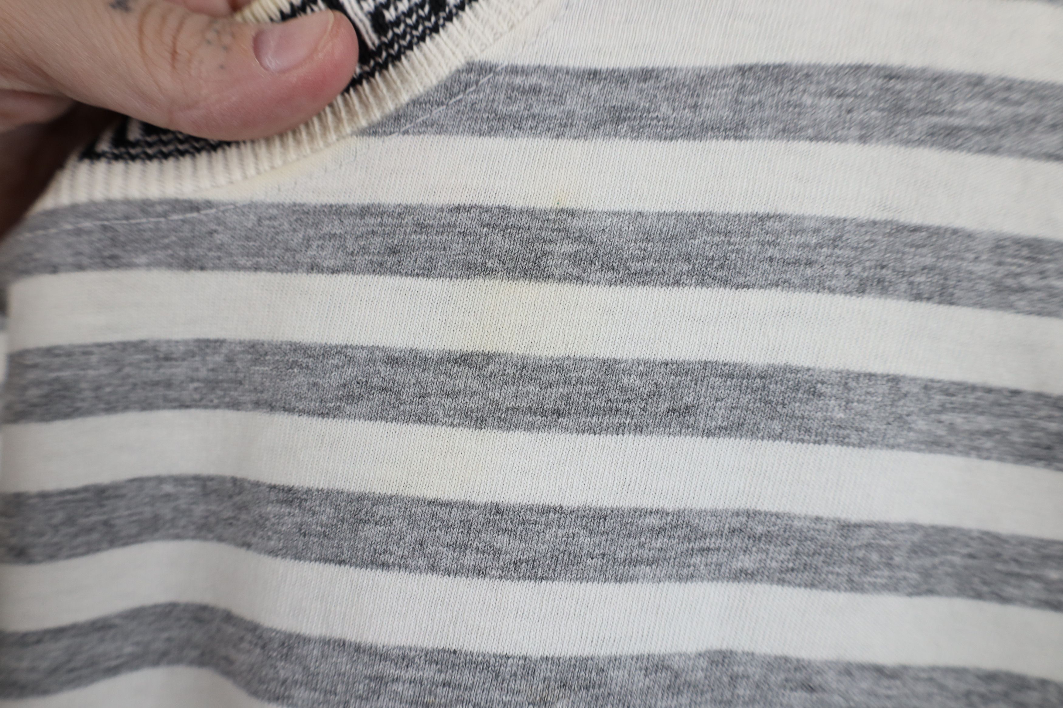 Vintage Vintage 90s Streetwear Fit Geometric Striped T-Shirt USA Size US M / EU 48-50 / 2 - 7 Thumbnail