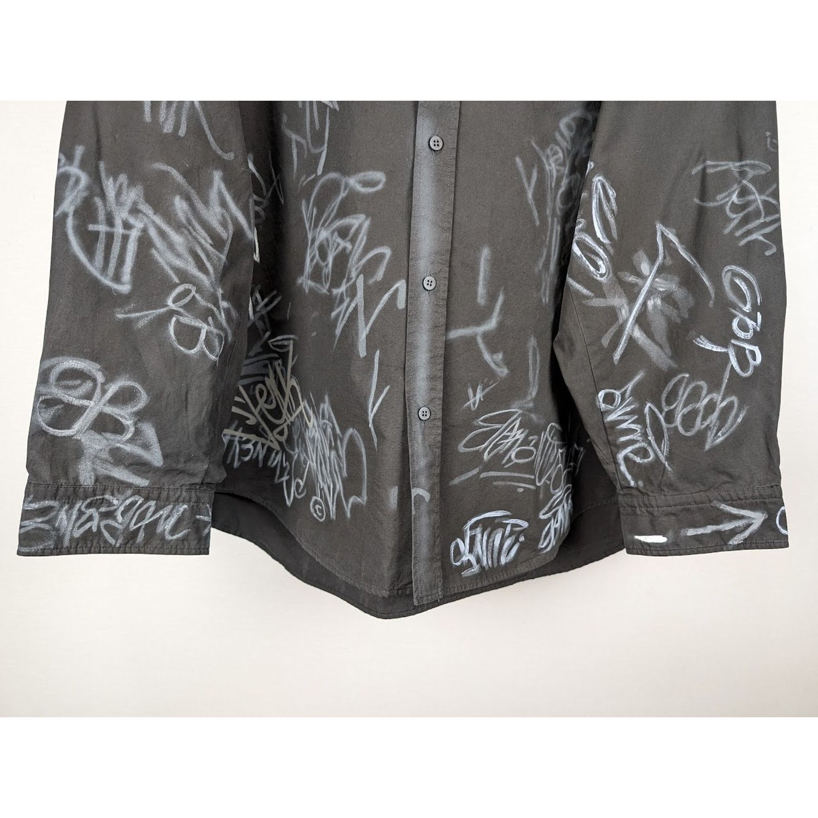 Balenciaga o1rshd1 Cotton Poplin Graffiti Oversized Shirt in Black Size US S / EU 44-46 / 1 - 6 Thumbnail