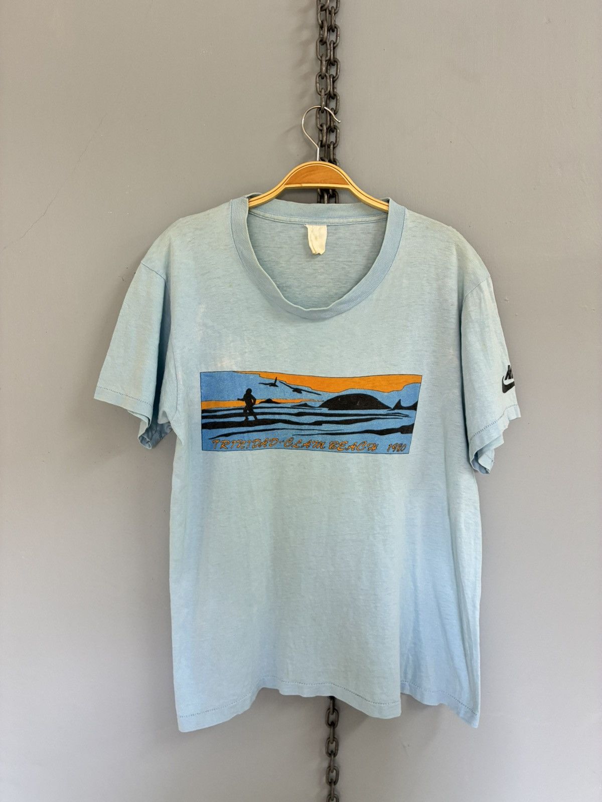 Nike Vintage Nike Trinidad-Clam Beach 1980 pinwheel tag Tshirt Size US L / EU 52-54 / 3 - 1 Thumbnail