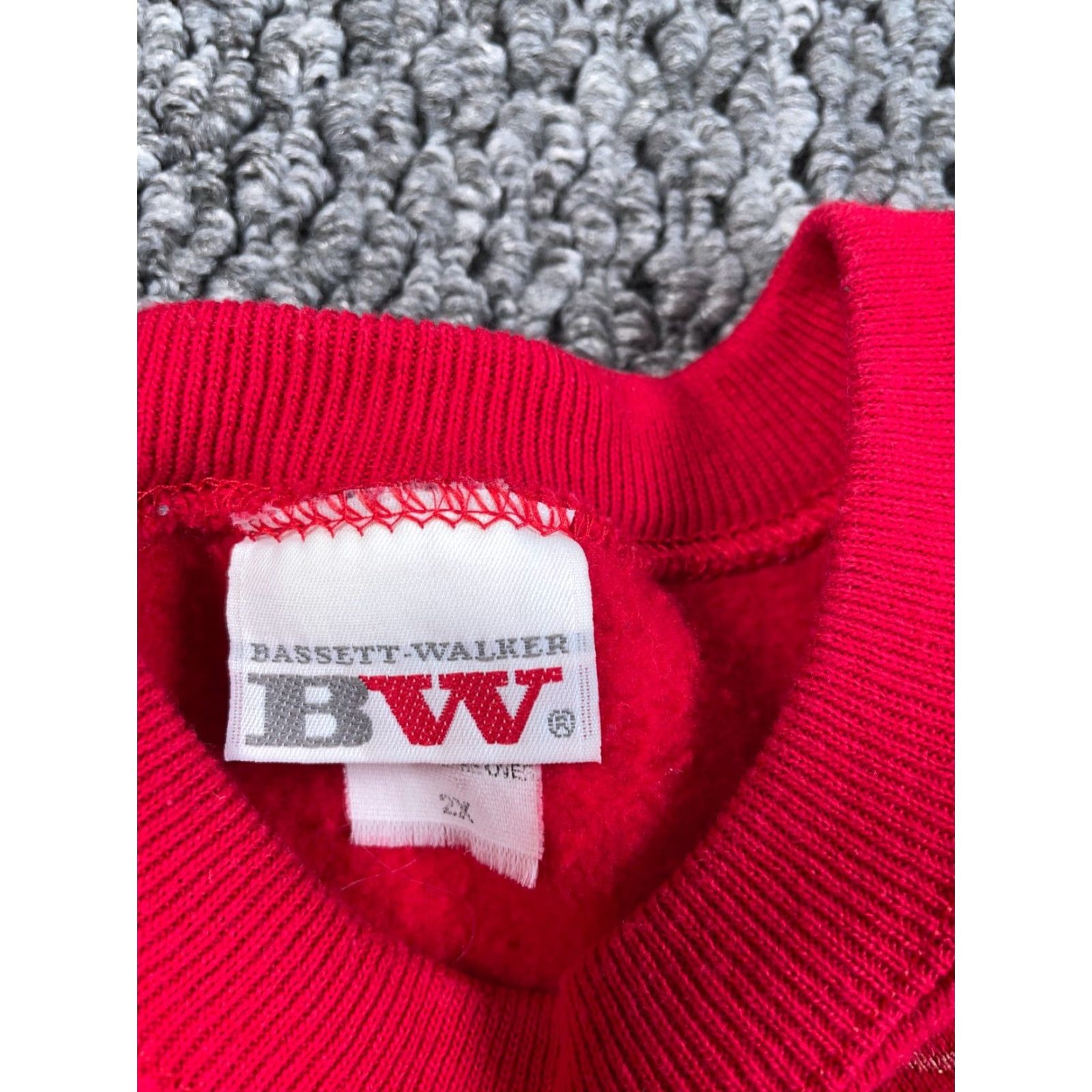 Vintage VINTAGE 80s Christmas Poinsettia Sweatshirt Women's 2X Red Bassett-Walker Tag Pullover Raglan Crew Neck Holiday Size XXL / US 16-18 / IT 52-54 - 3 Thumbnail