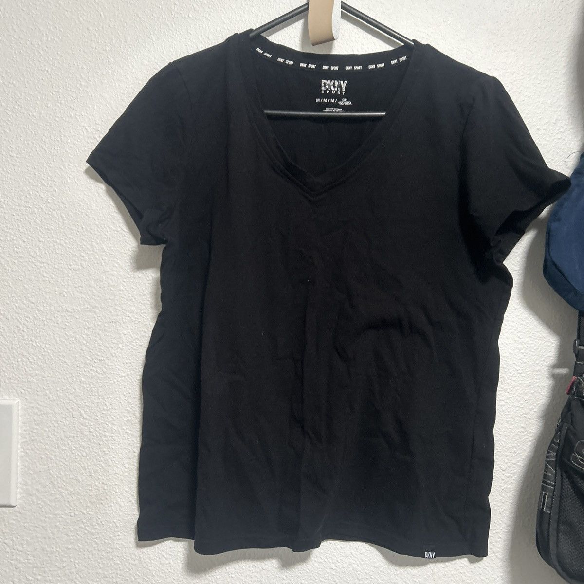 Other DKNY Black V neck shortsleeve t-shirt size M Size M / US 6-8 / IT 42-44 - 1 Thumbnail