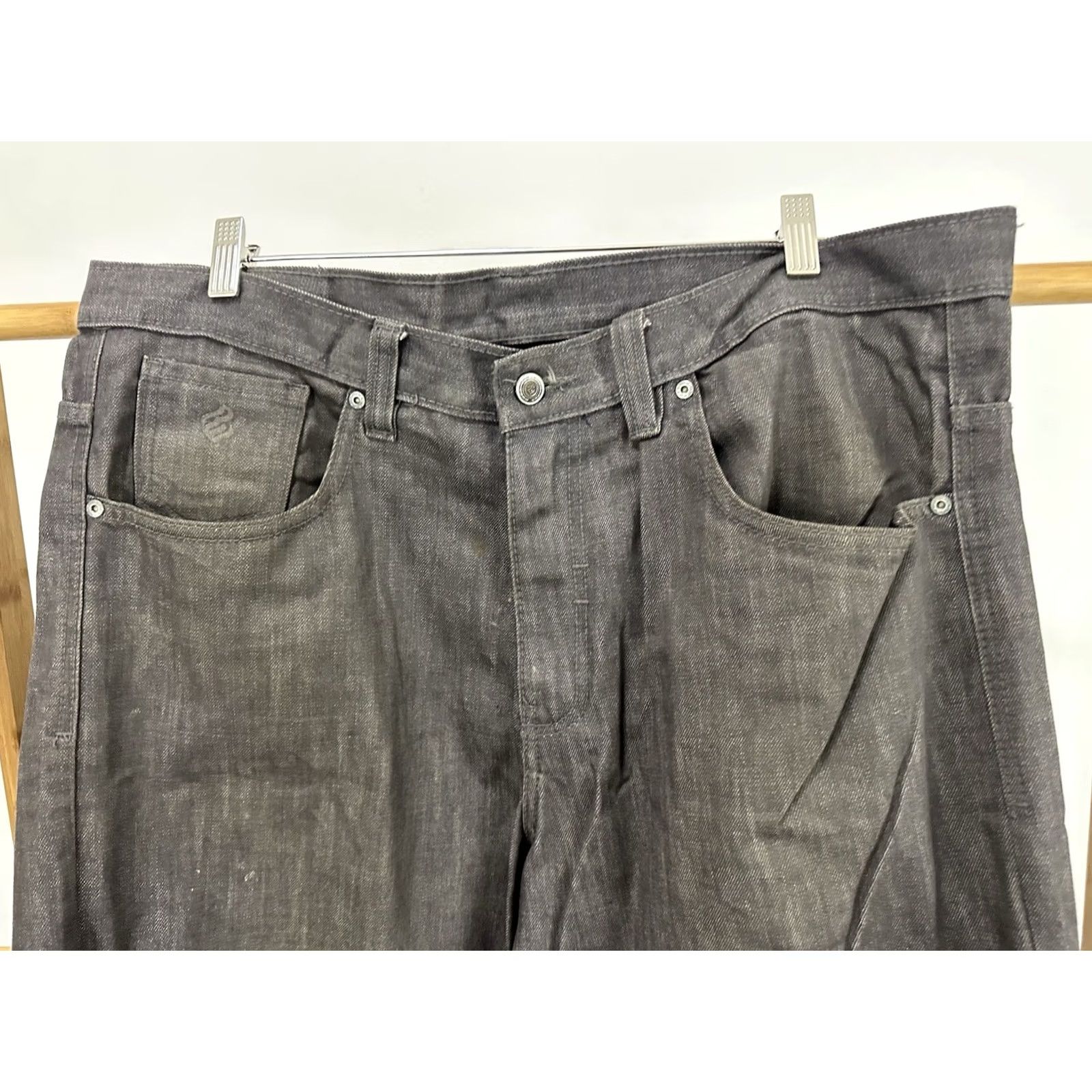 Rocawear Rocawear Jeans Men’s 38 Gray Denim Wide-Leg VTG Y2K Streetwear Hip Hop Baggy 34 Inseam 40 Waist Mens Size US 38 / EU 54 - 6 Thumbnail