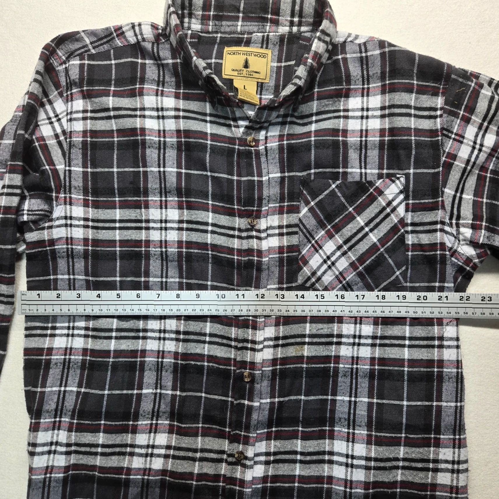 Vintage North West Wood Shirt Men's Large Long Sleeve Flannel Black Plaid Chest Pockets Size US L / EU 52-54 / 3 - 3 Thumbnail