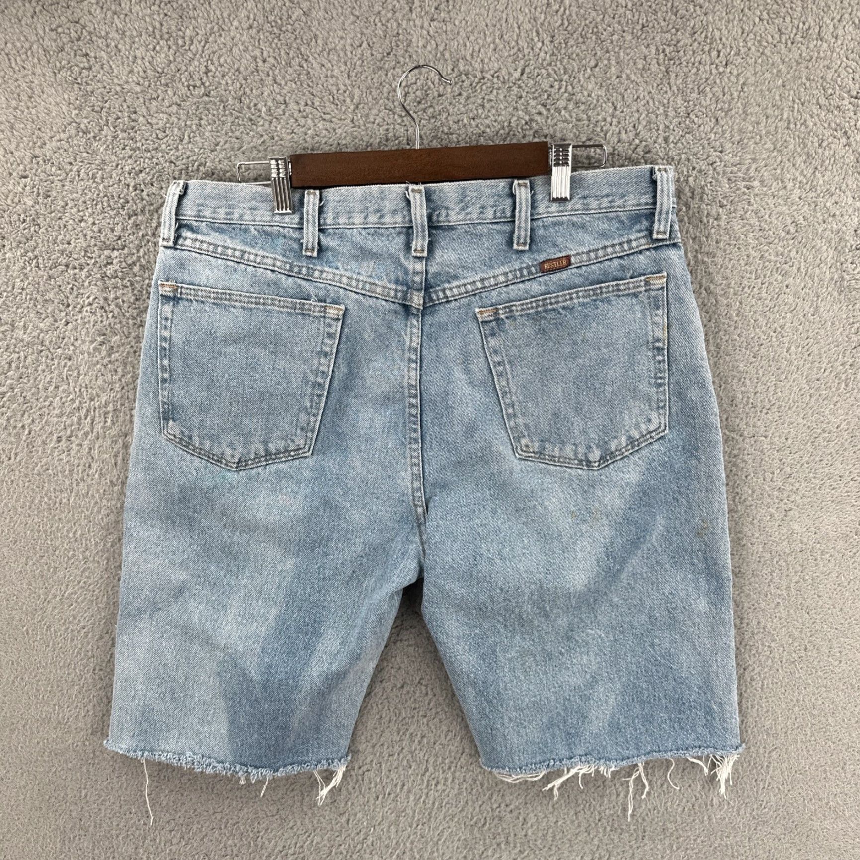 Denime VINTAGE Rustler Men Denim Shorts 9 Inseam 36 Blue Distressed Flat Front Casual 90s Americana Mens Size US 36 / EU 52 - 6 Thumbnail