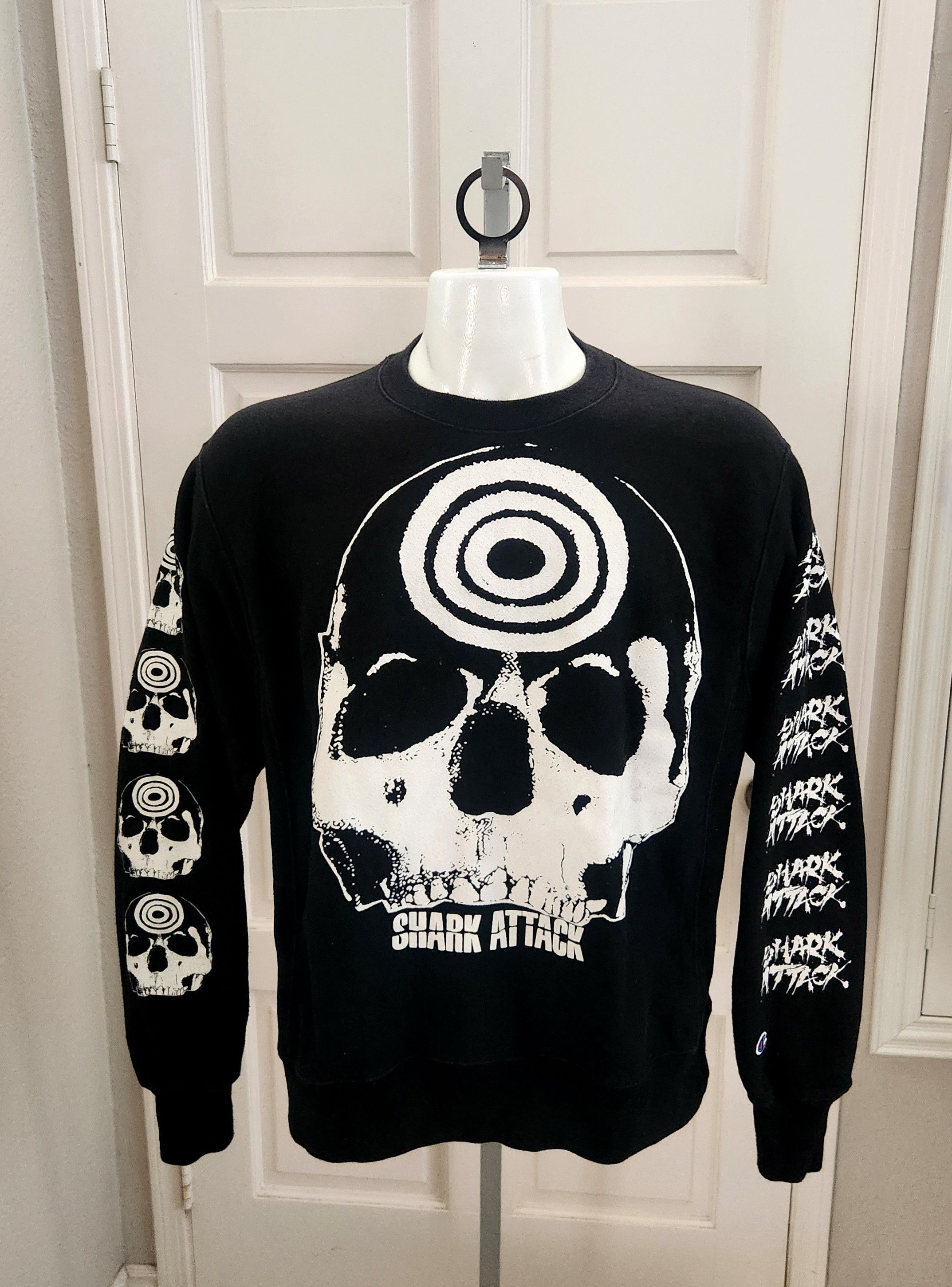 Champion Shark Attack X Champion Hardcore Rock Band Crewneck sweater Size US M / EU 48-50 / 2 - 1 Thumbnail