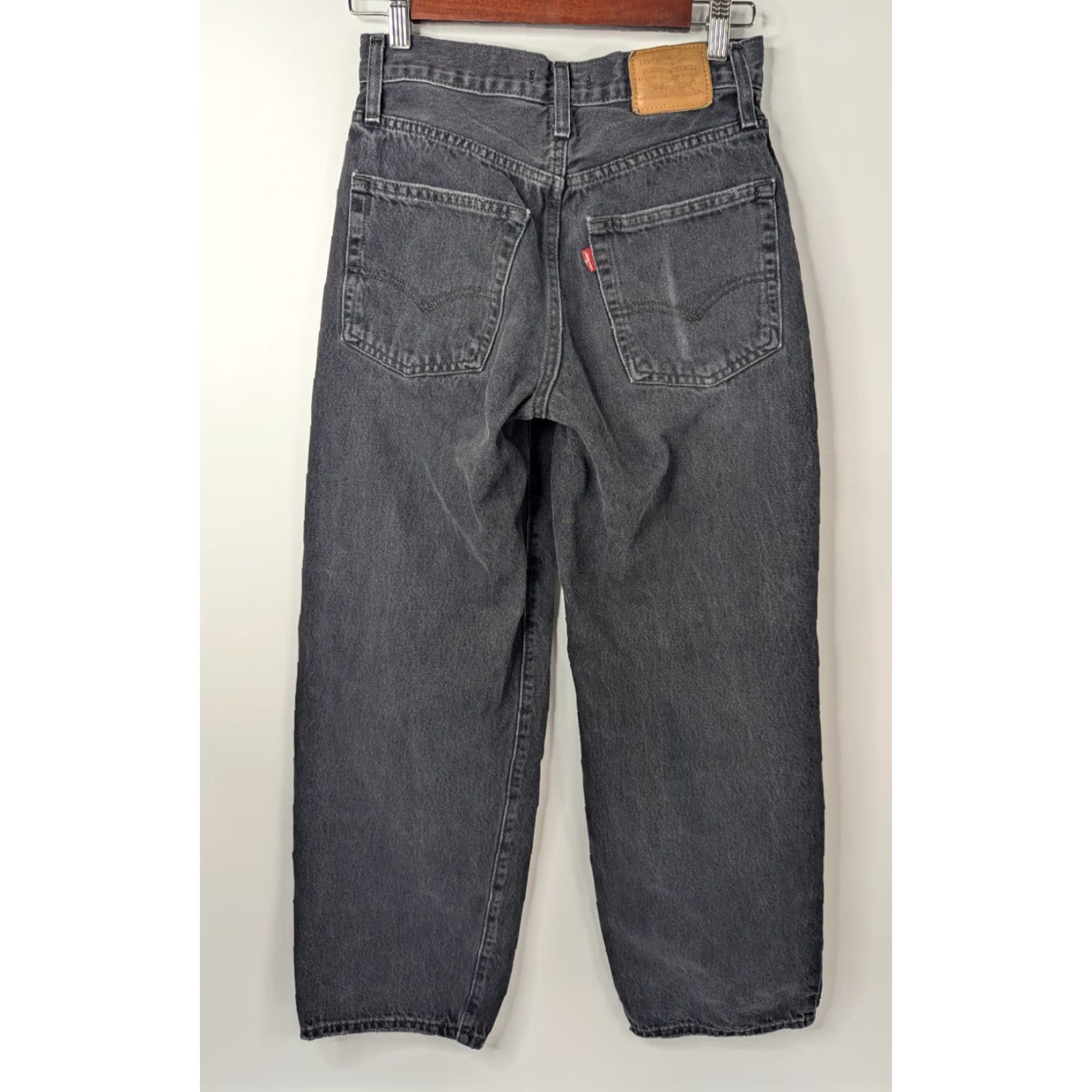 Levi's VINTAGE Levi's Jeans Relaxed Baggy Dad 25 Black Denim Distressed 90s Grunge Womens Jeans Levi's Baggy Dad Style Distressed Rip Mid Rise Cotton Denim Size 42" / US 20 - 4 Thumbnail