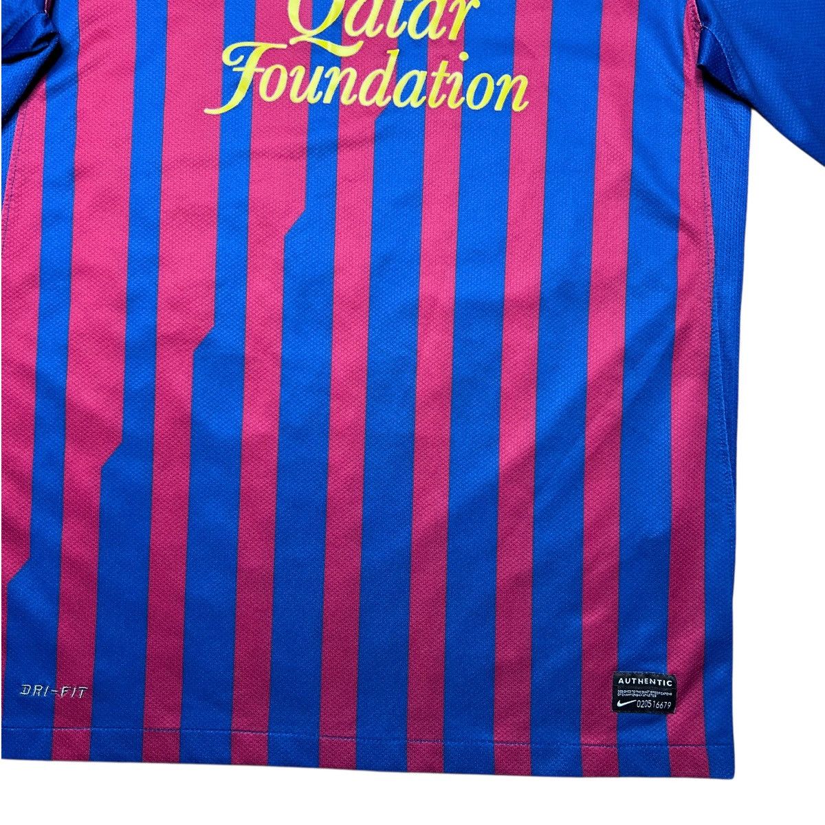 Nike 2011 Nike Barcelona Home Football Soccer Long Sleeve Jersey Size US S / EU 44-46 / 1 - 7 Thumbnail