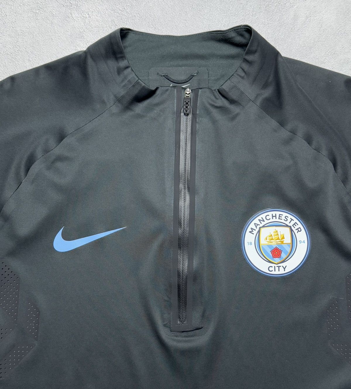 Nike Manchester United 2017 2018 Football Soccer 1/4 Zip Top Nike Size US M / EU 48-50 / 2 - 7 Thumbnail