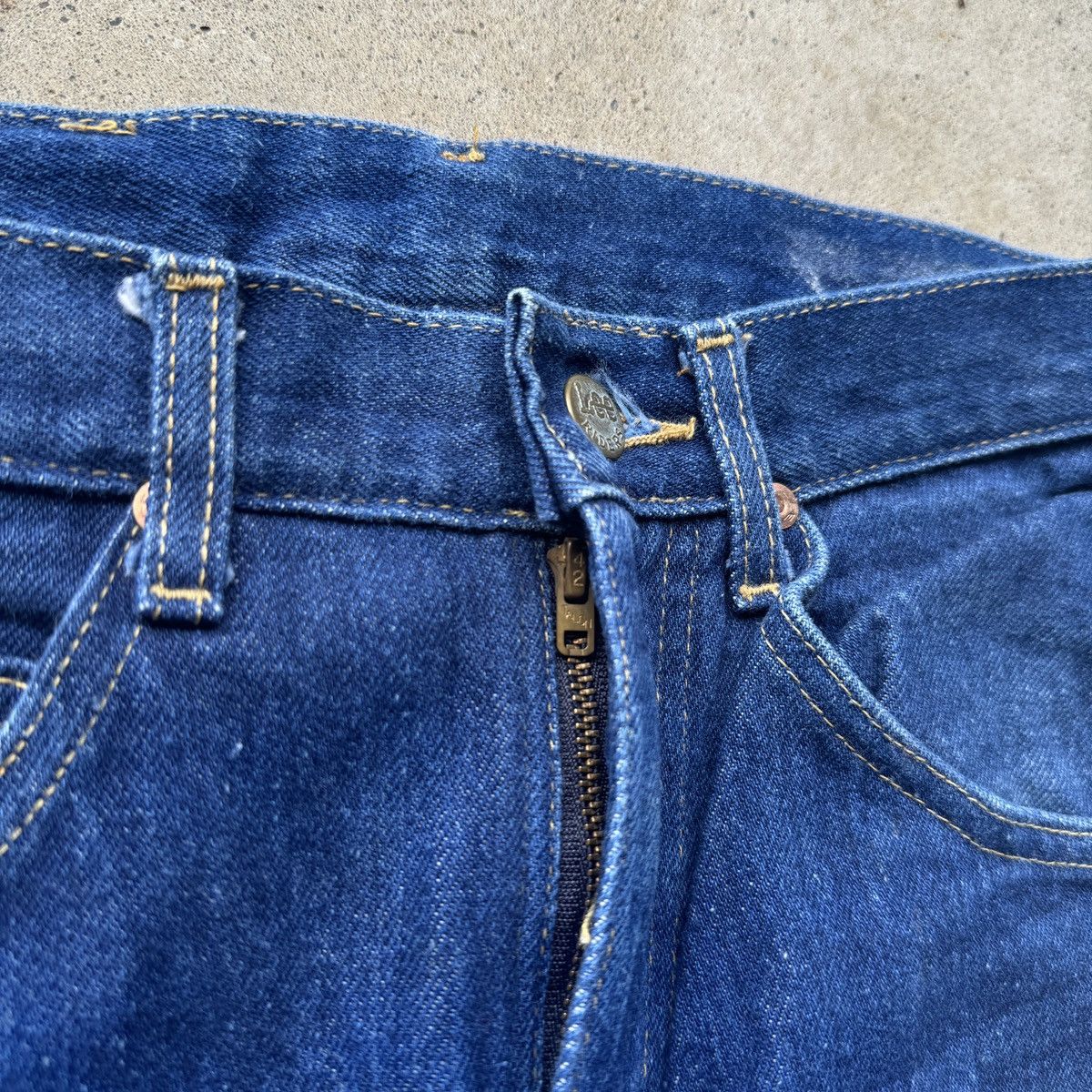 Vintage Vintage 70s Lee Riders Dark Wash Denim Jeans 27x32 Size US 27 - 10 Thumbnail