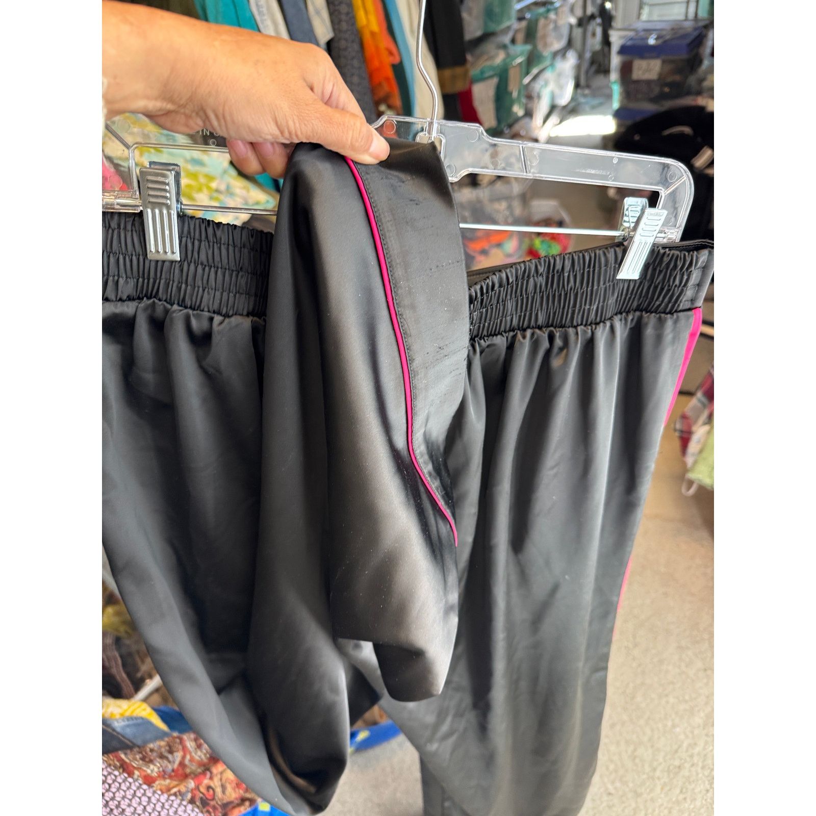 Other Torrid Wide Leg High-Rise Pull-On Satin Pants black pink L Size 36" / US 14 / IT 50 - 11 Thumbnail