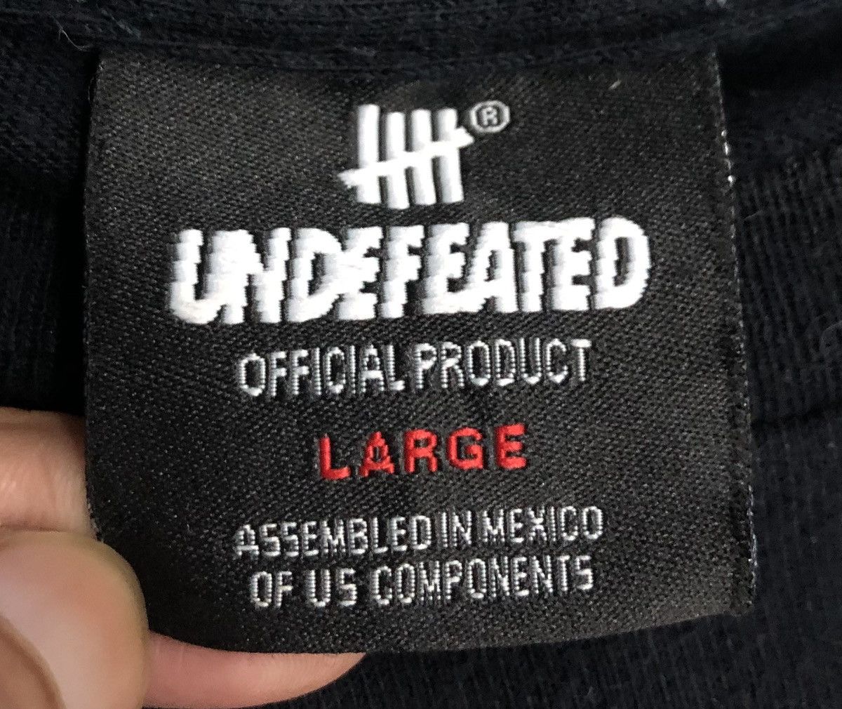 Undefeated Vintage Undefeated THRILLA T-Shirt Size US L / EU 52-54 / 3 - 9 Thumbnail